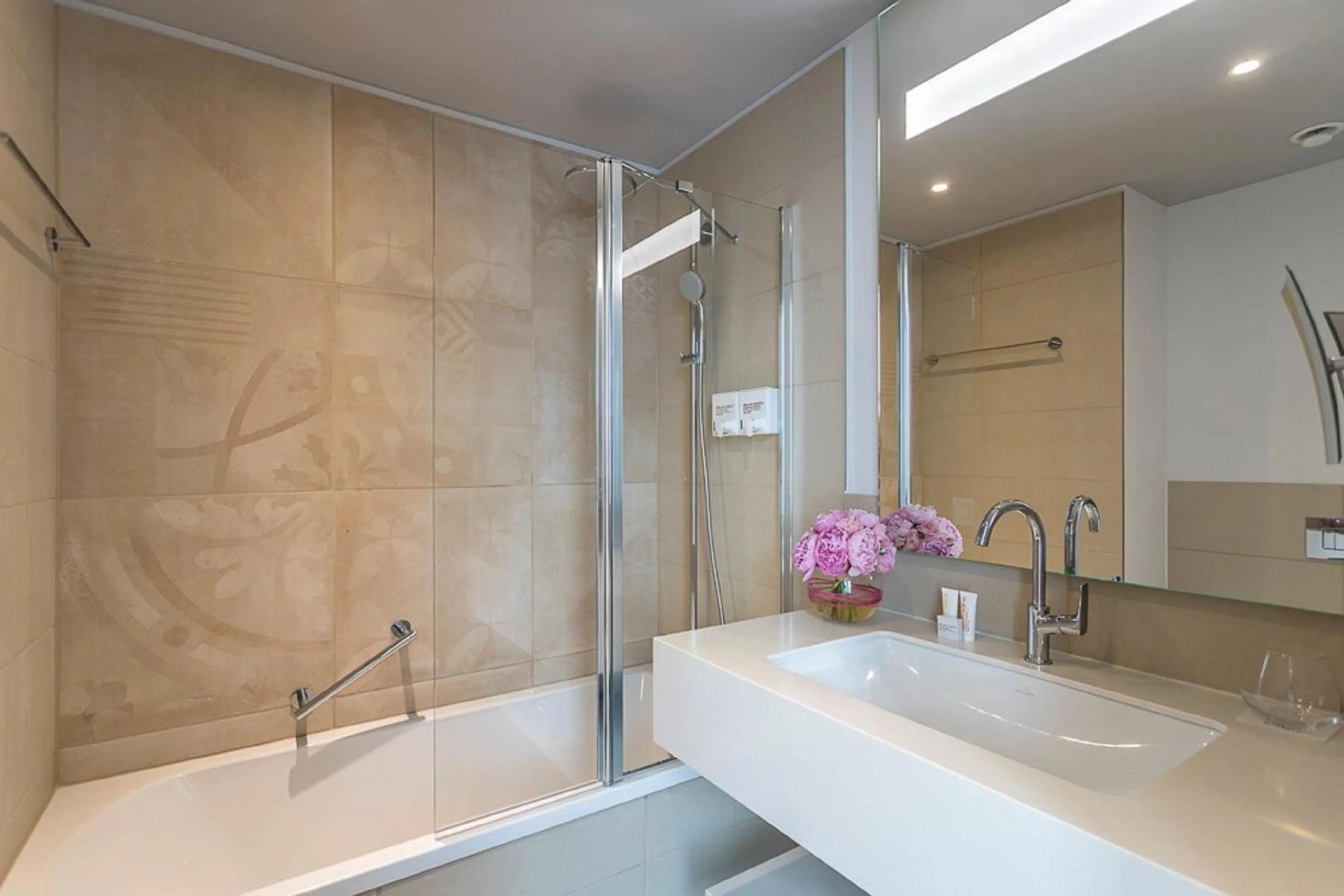 Bathroom in Capri by Fraser Berlin