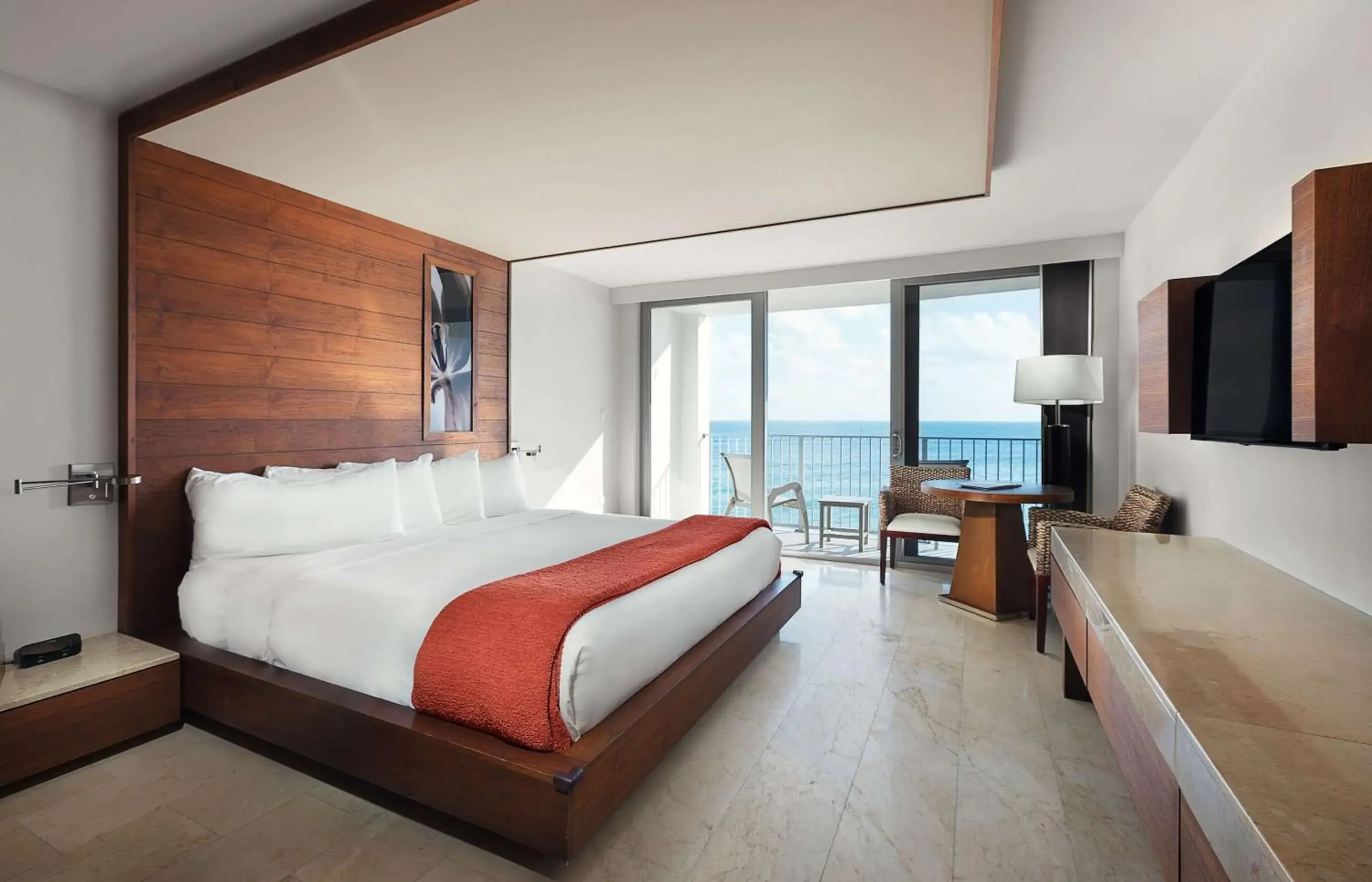 King Room - Ocean Front in Costa d'Este Beach Resort & Spa King Room - Ocean Front in Costa d'Este Beach Resort & Spa