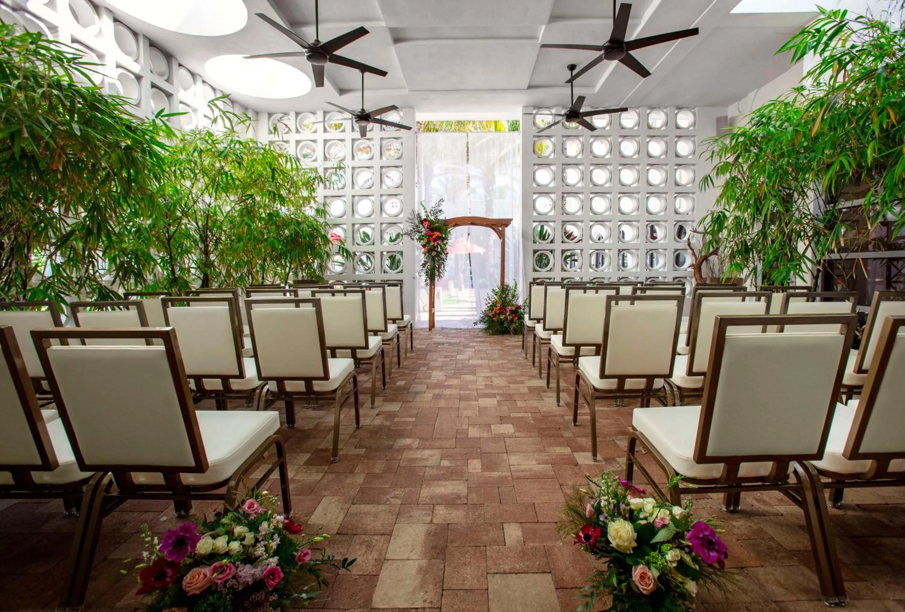 Banquet/Function facilities in Costa d'Este Beach Resort & Spa