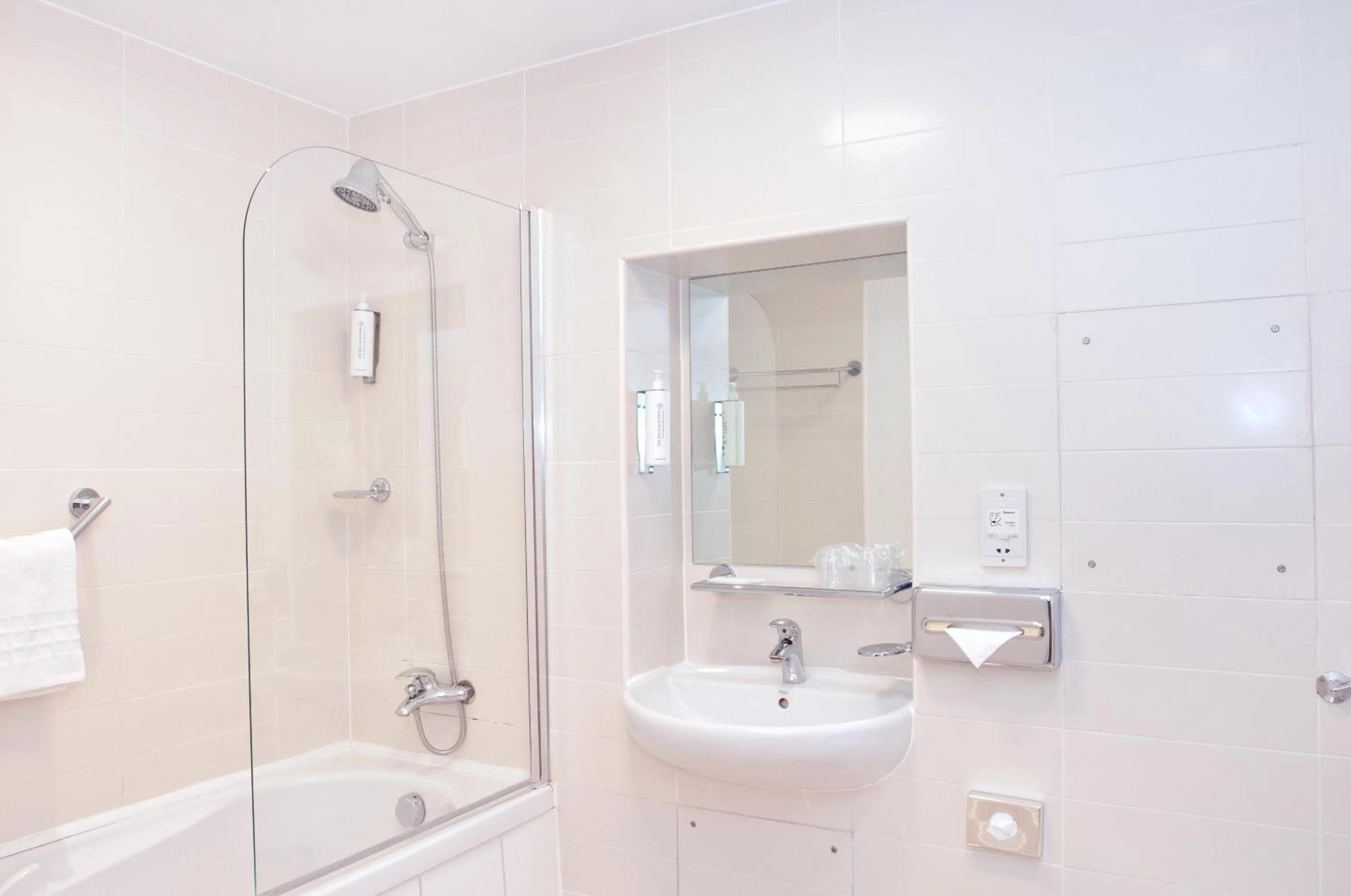 Bathroom in PREMIER SUITES Newcastle