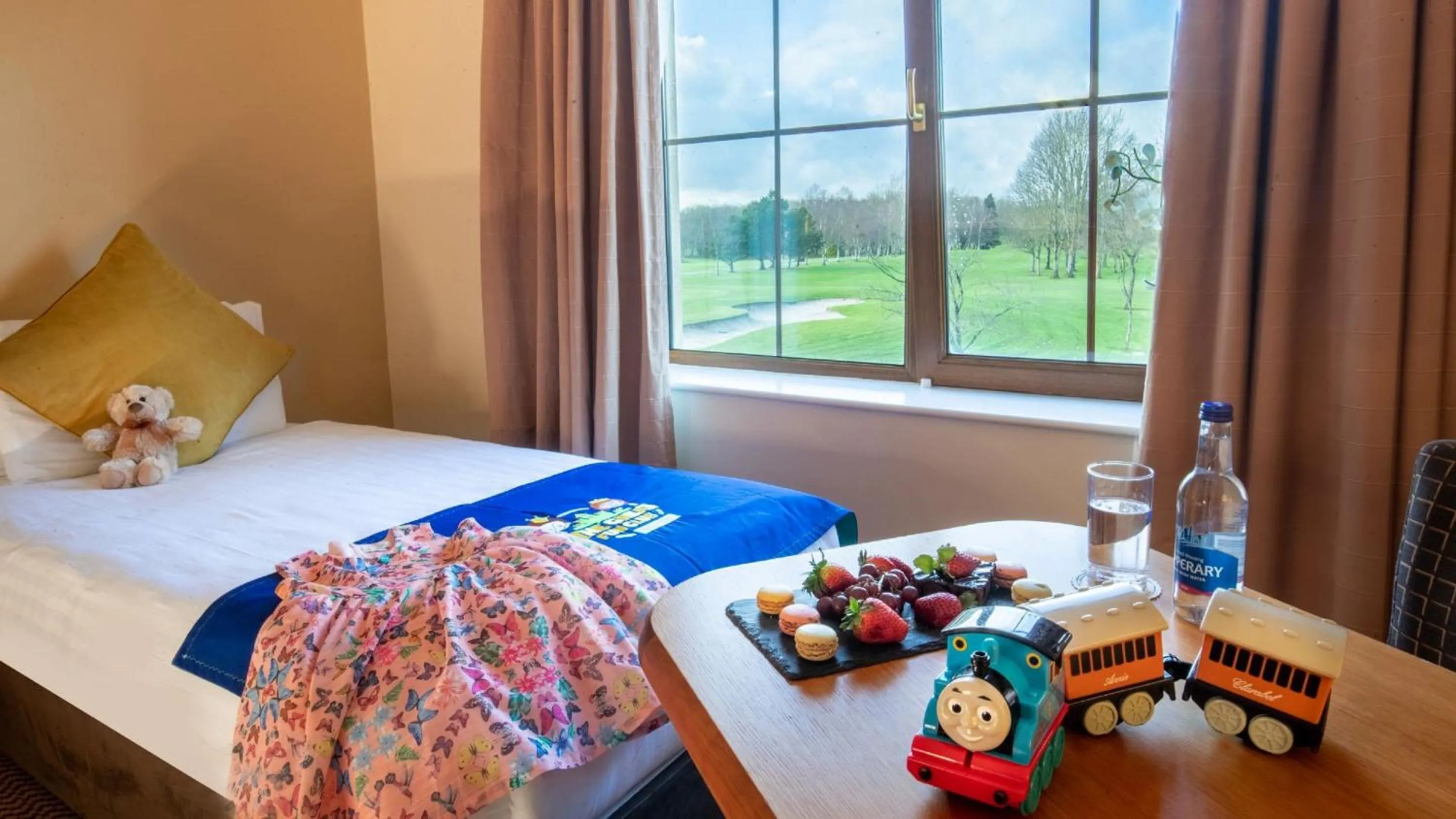 Bedroom, Bed in Great National Ballykisteen Golf Hotel