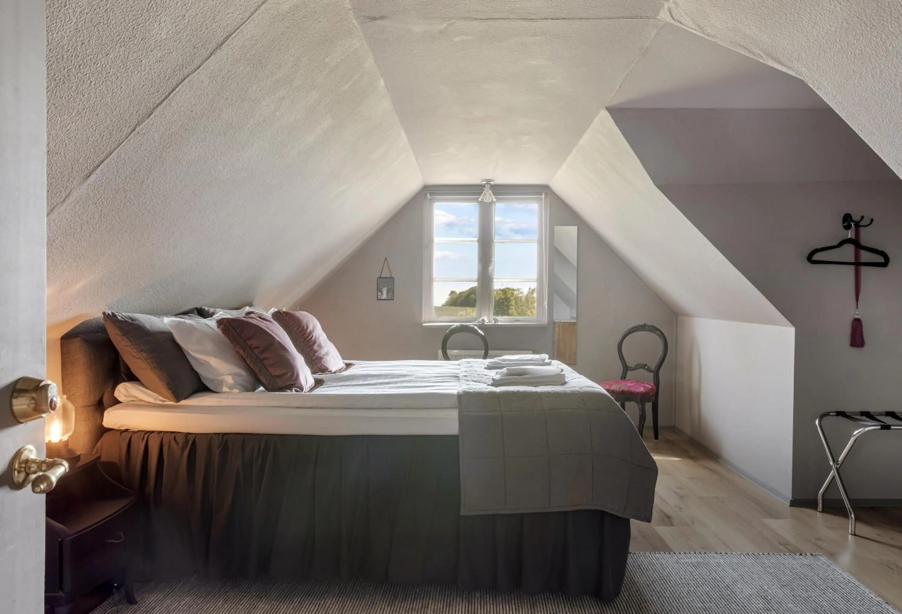 Bedroom, Bed in Mellby Atelier på Österlen