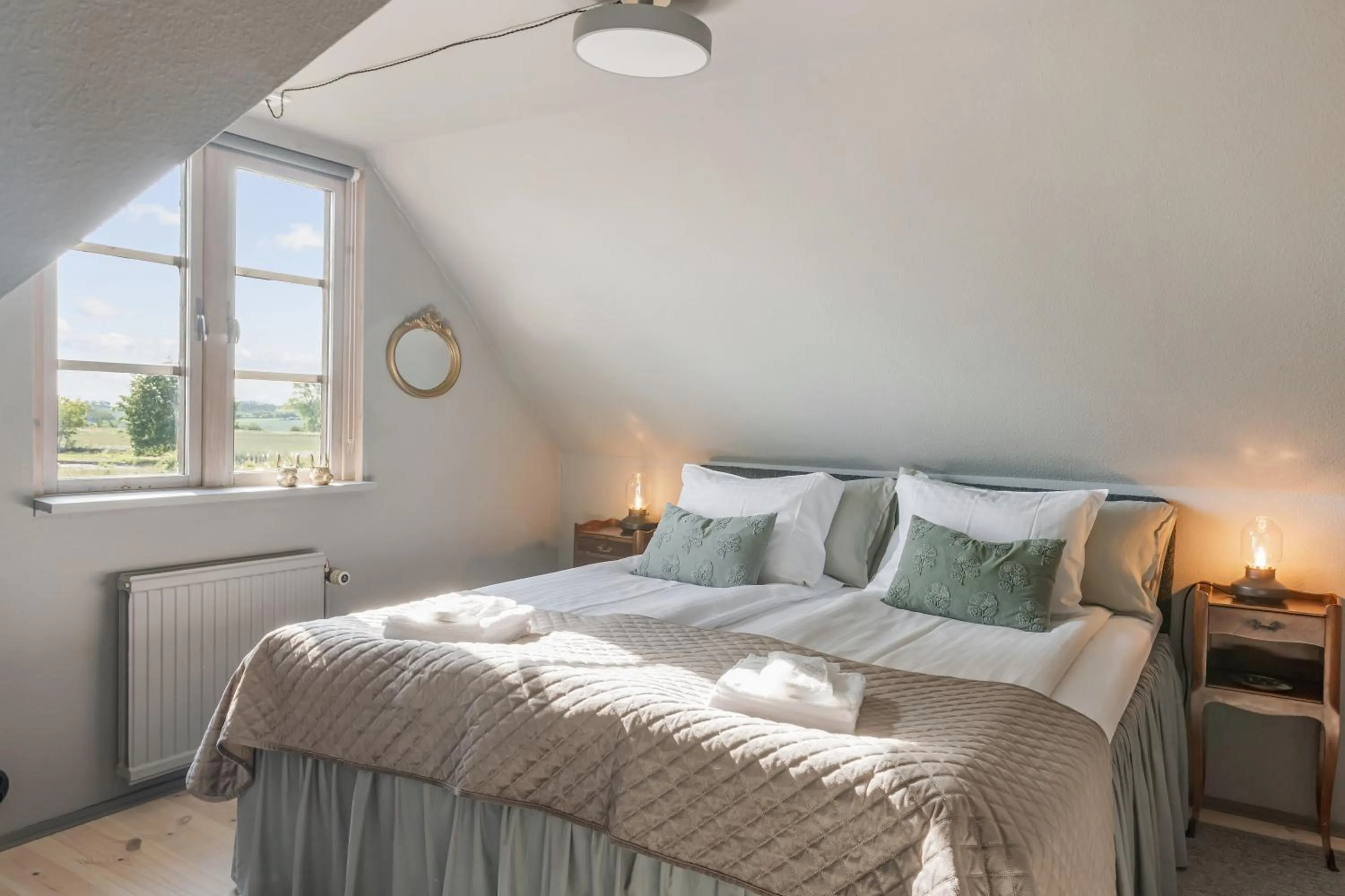 Bedroom, Bed in Mellby Atelier på Österlen