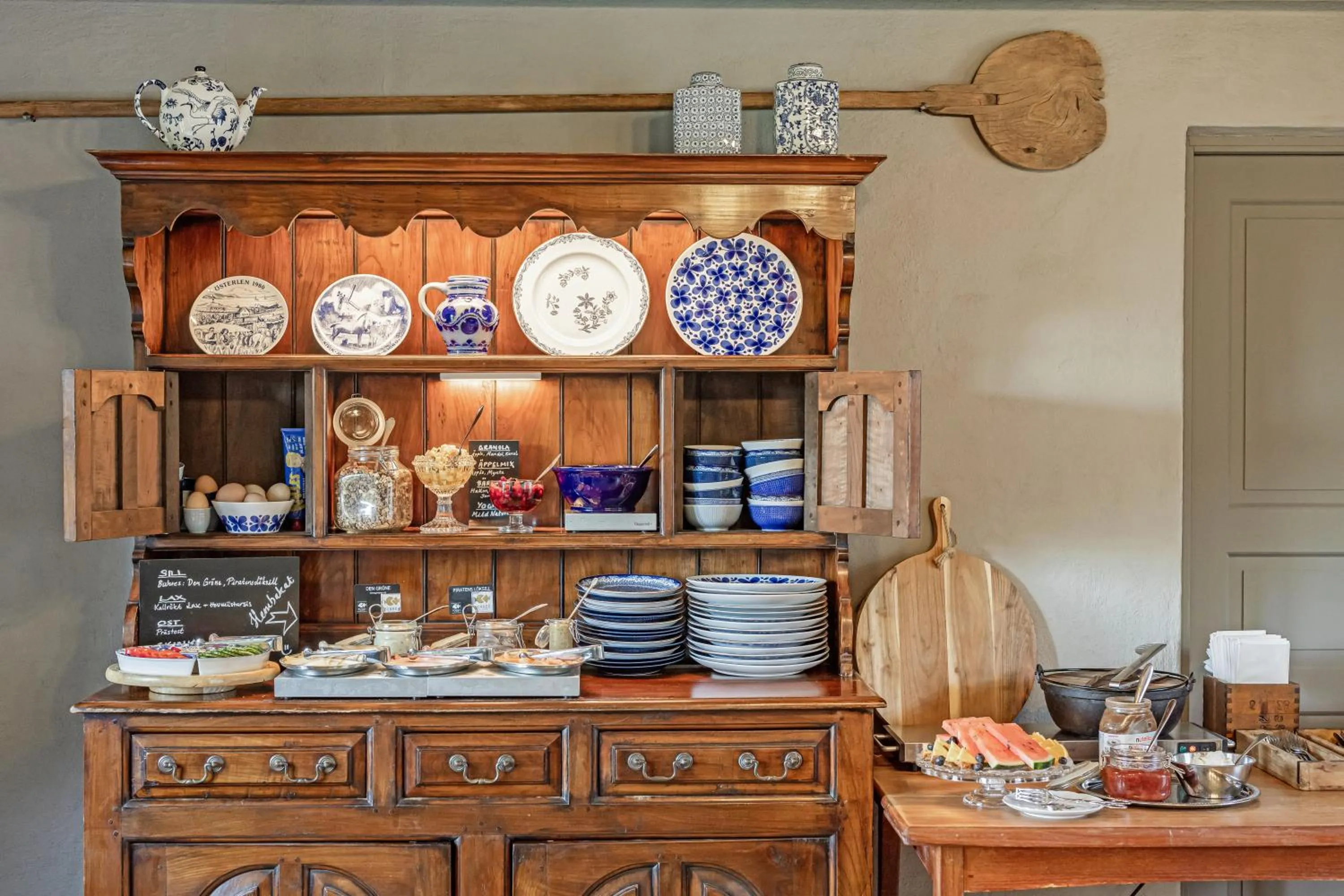 Breakfast in Mellby Atelier på Österlen