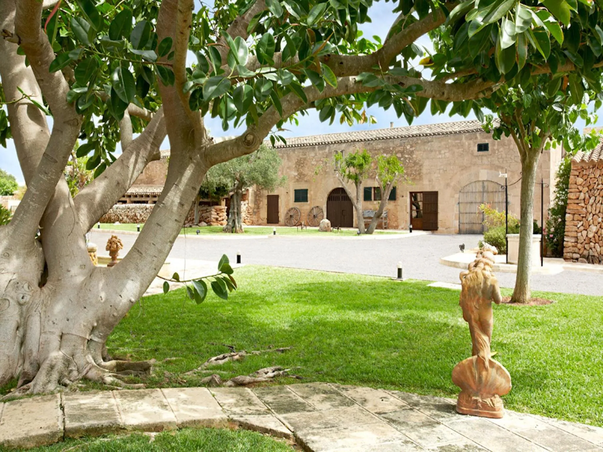 Area and facilities in Puig de Ros d’Alt