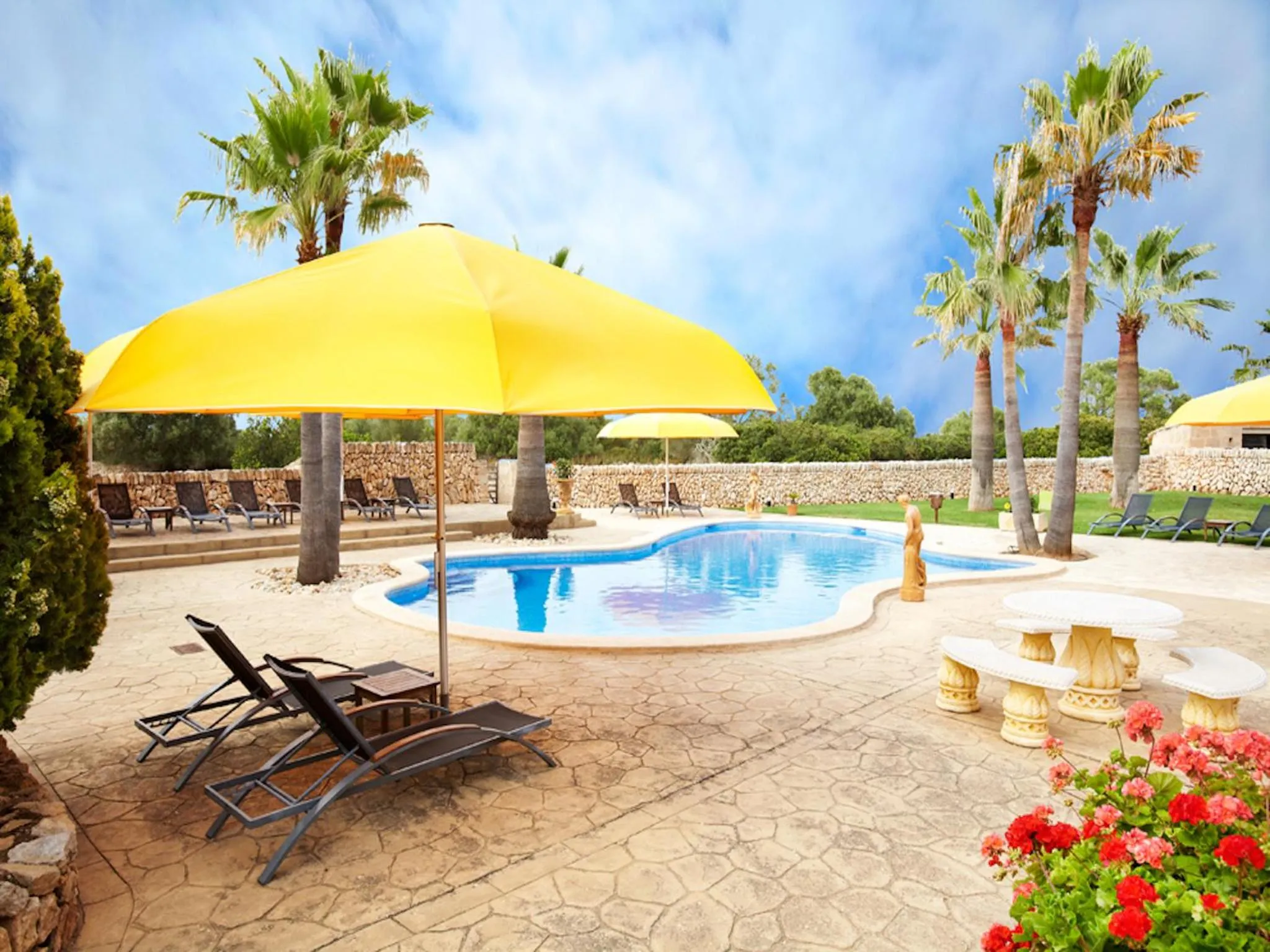 Property building in Puig de Ros d’Alt