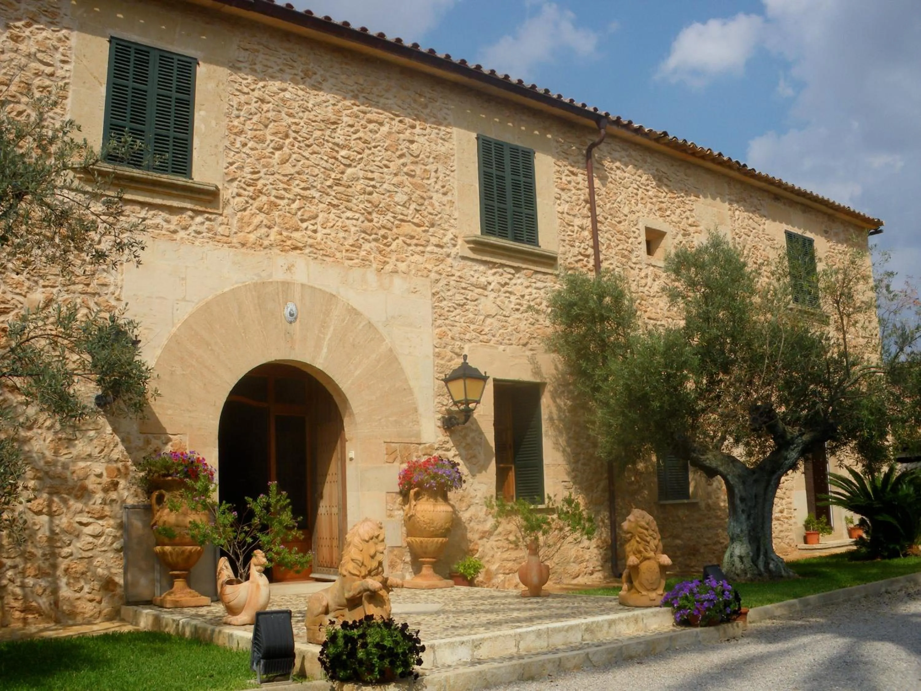 Property building in Puig de Ros d’Alt