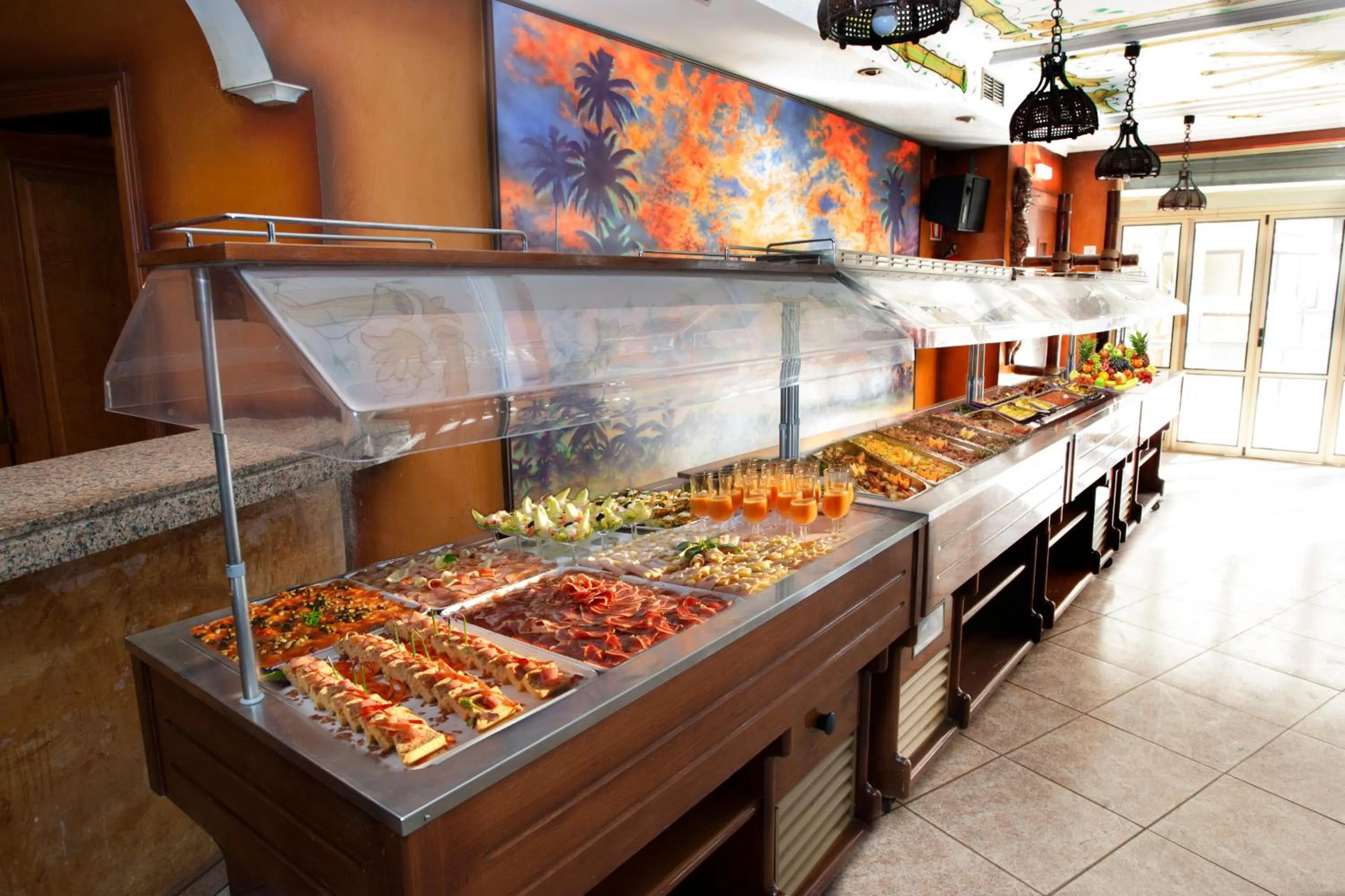 Food and drinks in Hotel Cassandra