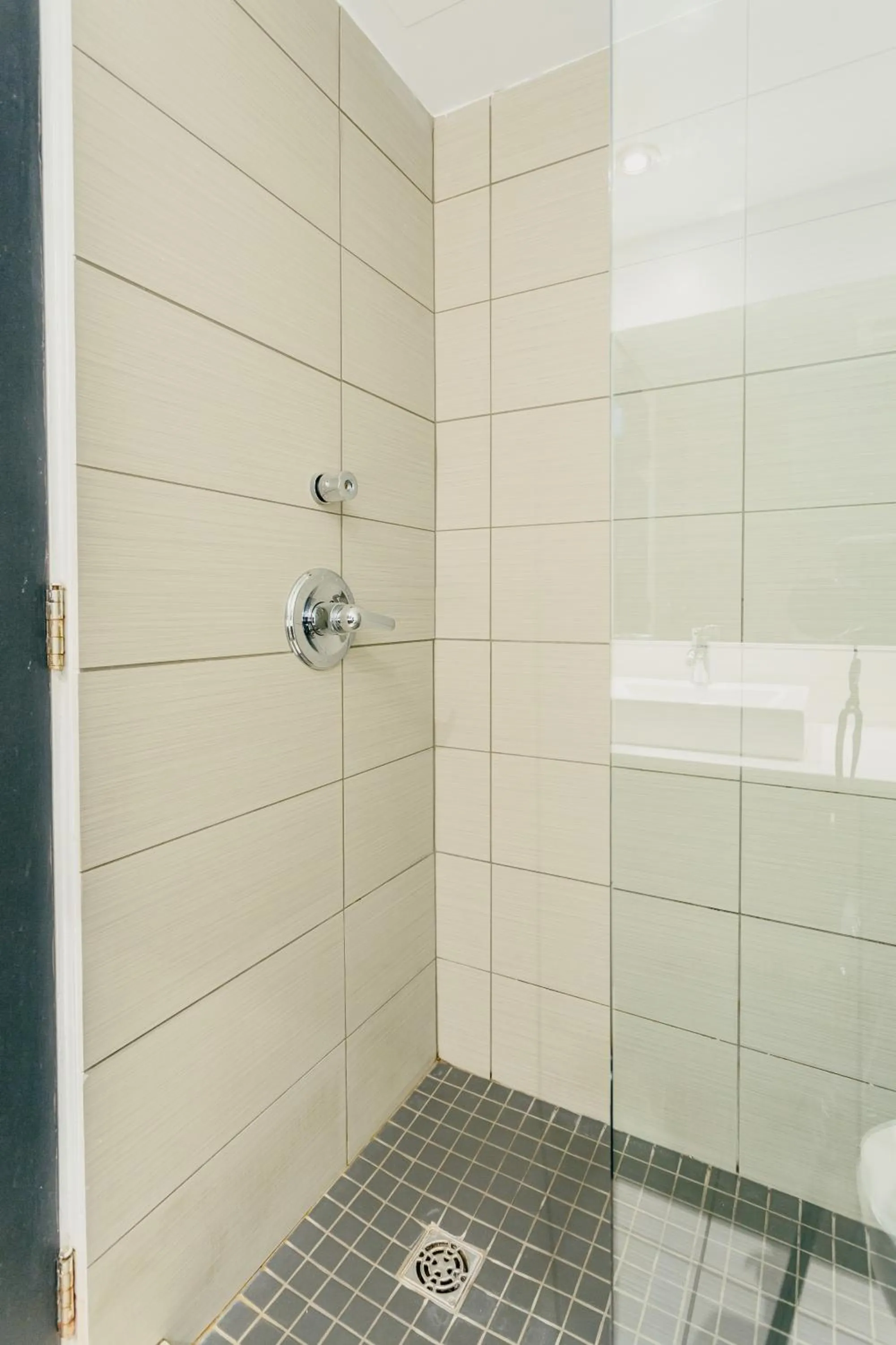 Shower in Riotel Matane