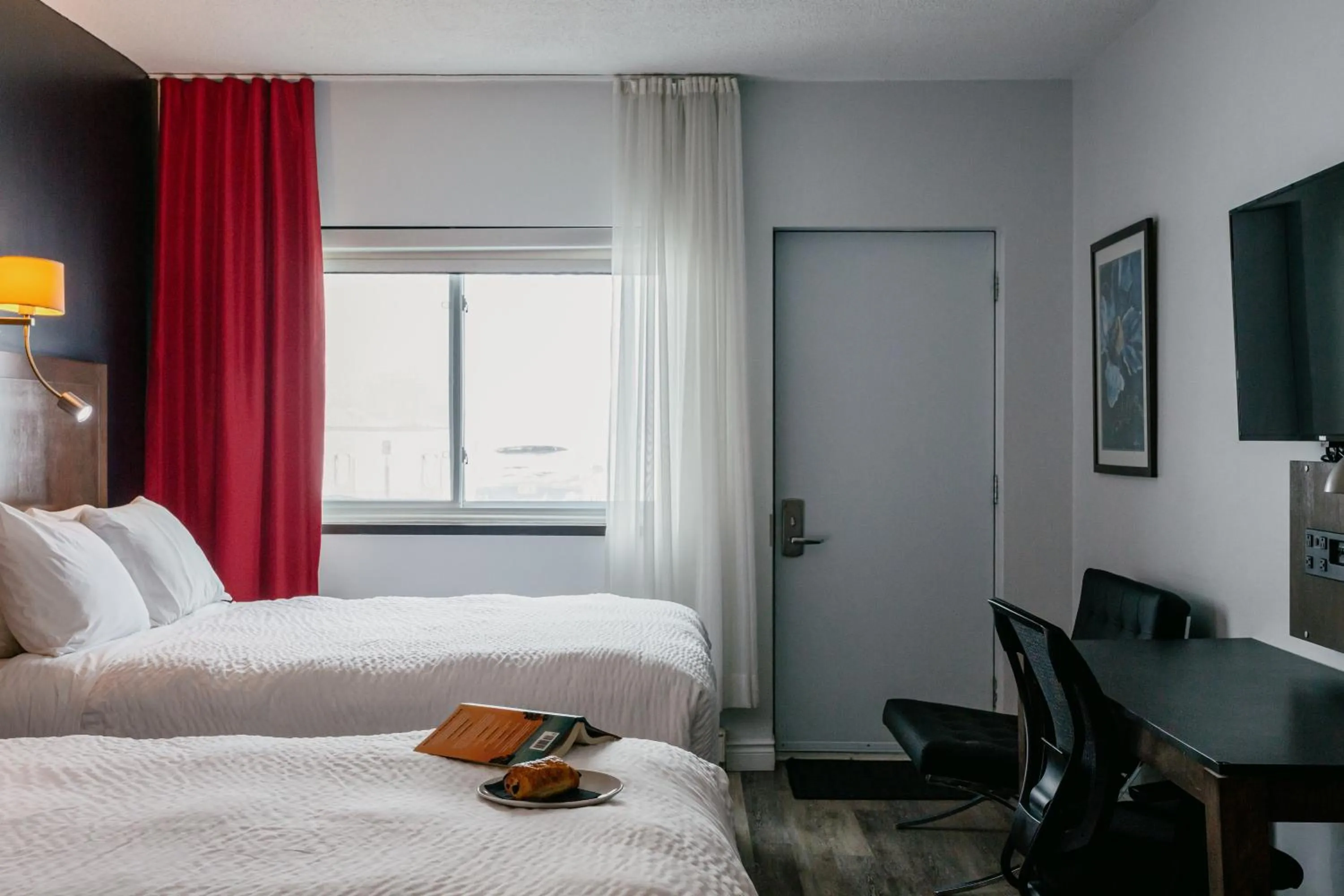 Photo of the whole room, Bed in Riotel Matane