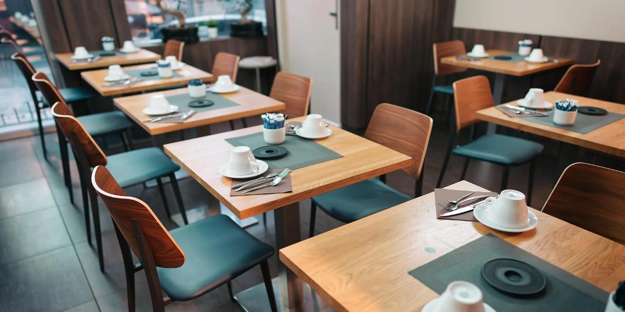 Breakfast in The Originals Boutique, Hôtel de la Paix, Brest