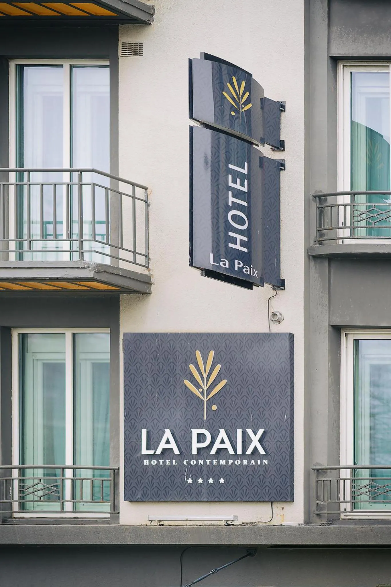 Property building in The Originals Boutique, Hôtel de la Paix, Brest