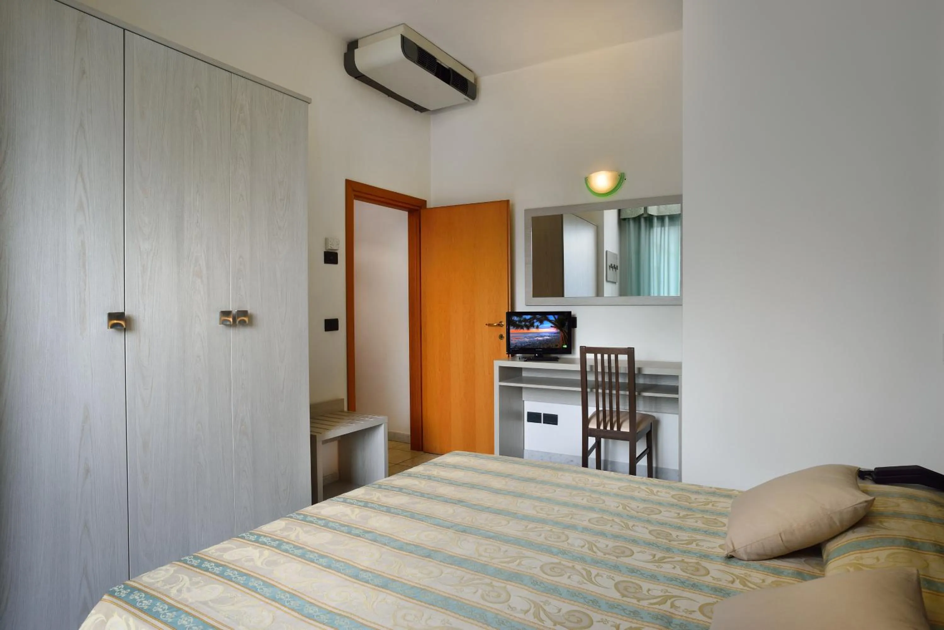 Beach, Bed in Residence Margherita