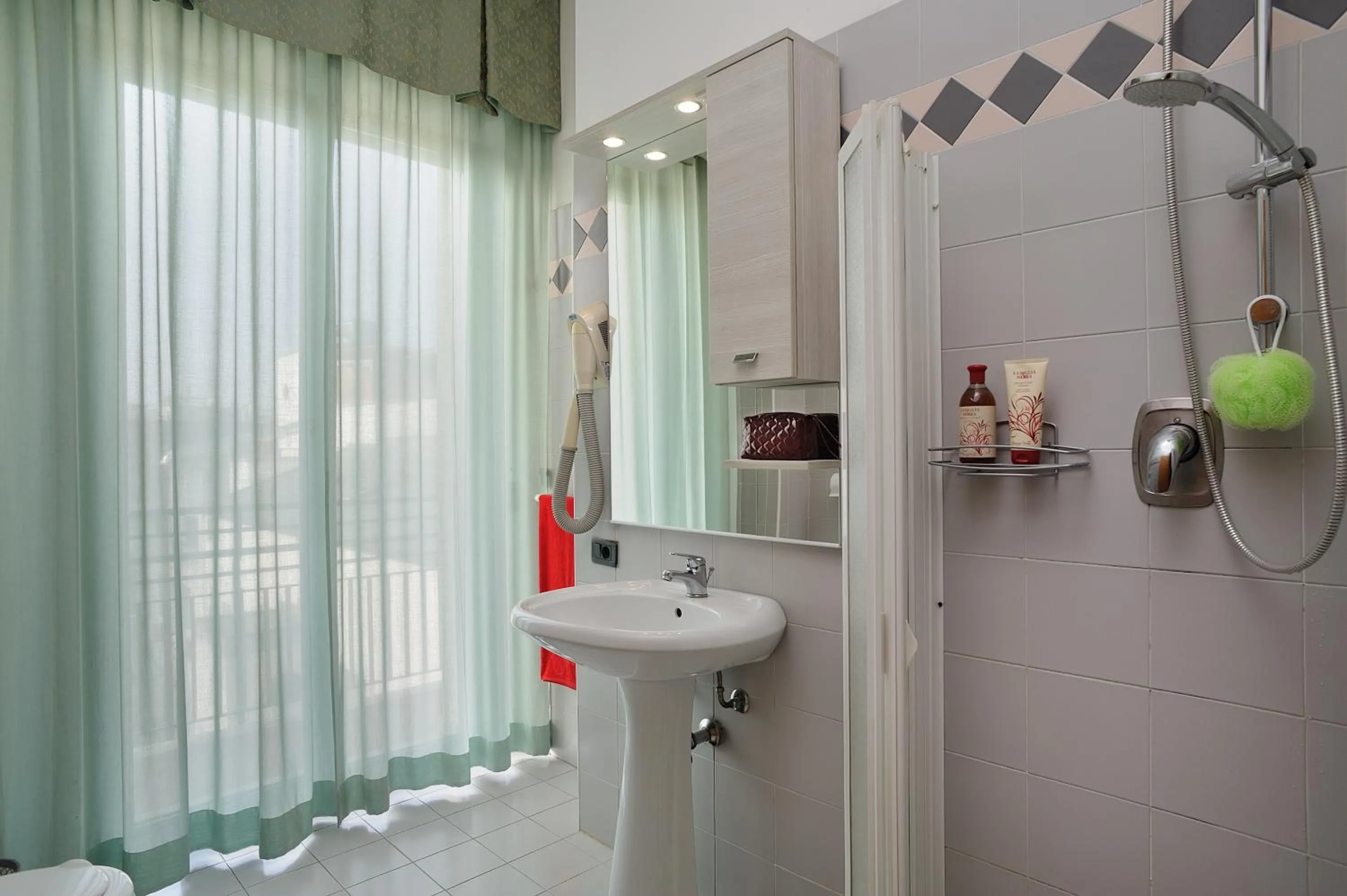 Shower in Residence Margherita