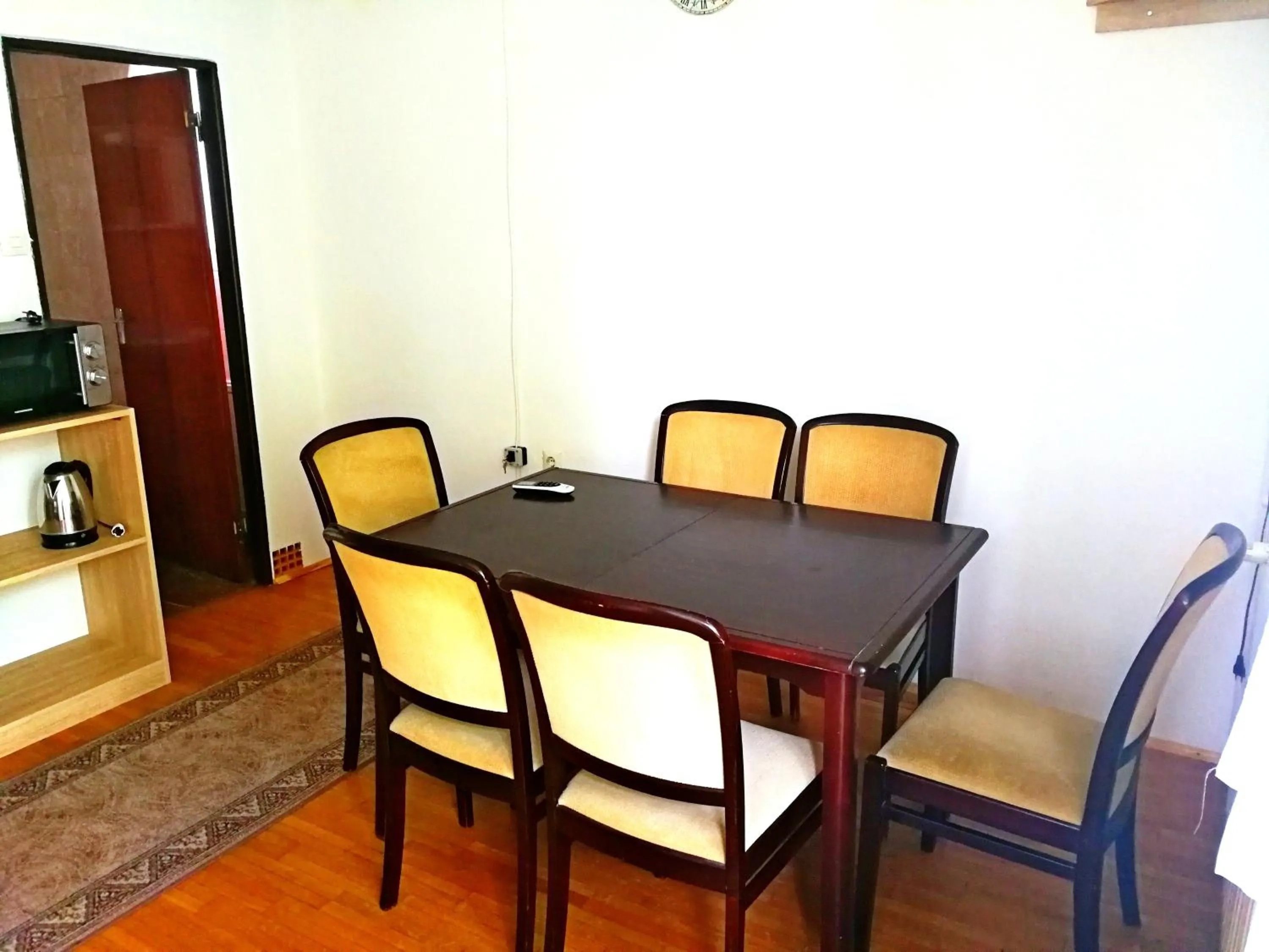 Dining area in Rubin Apartman