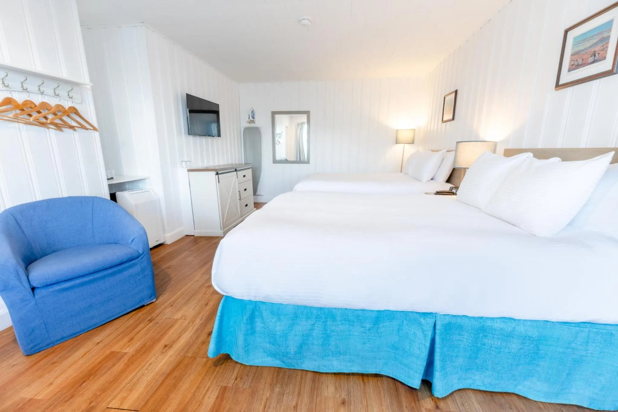 Photo of the whole room, Bed in Riotel Perce