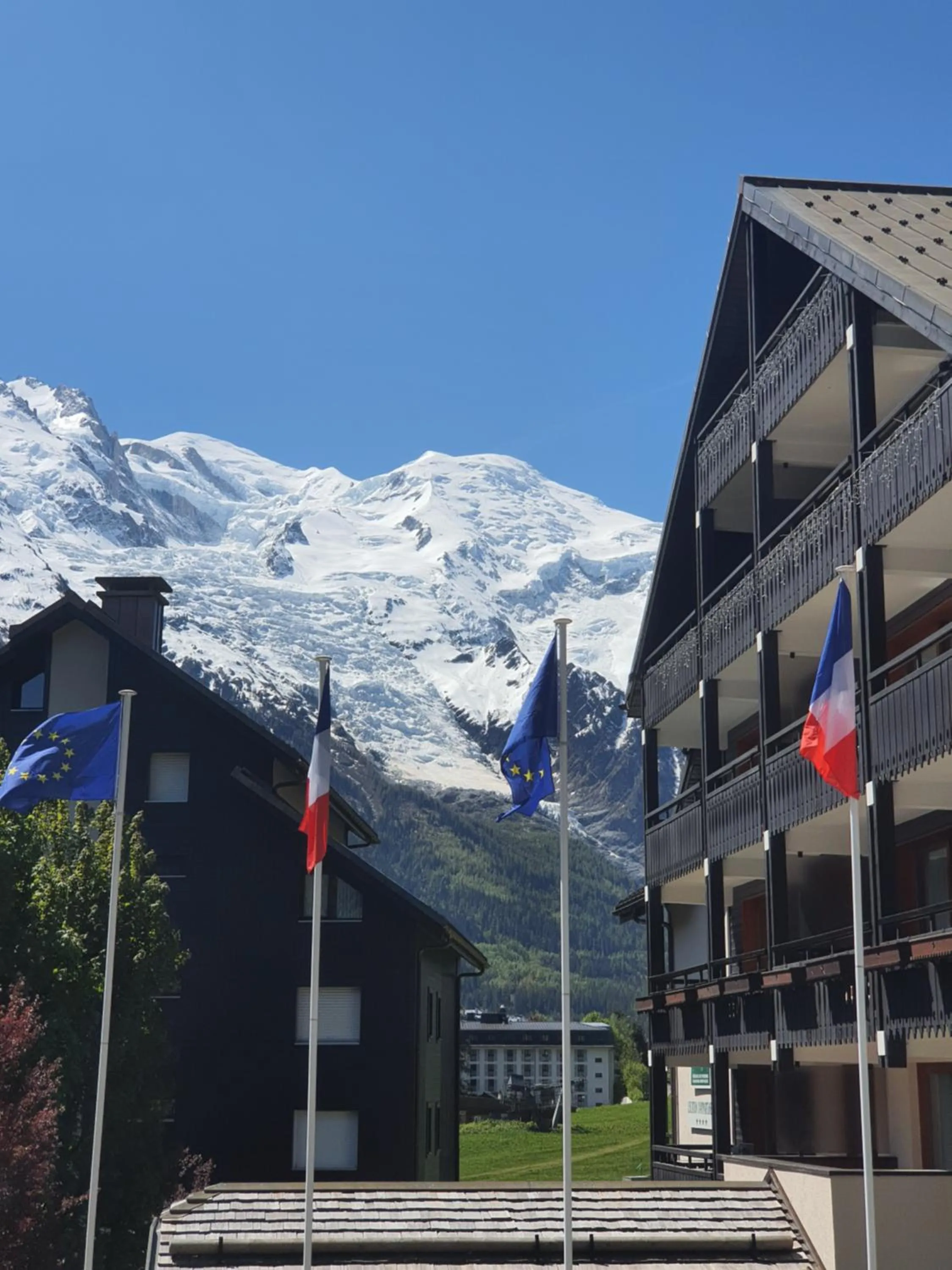 Les Balcons du Savoy