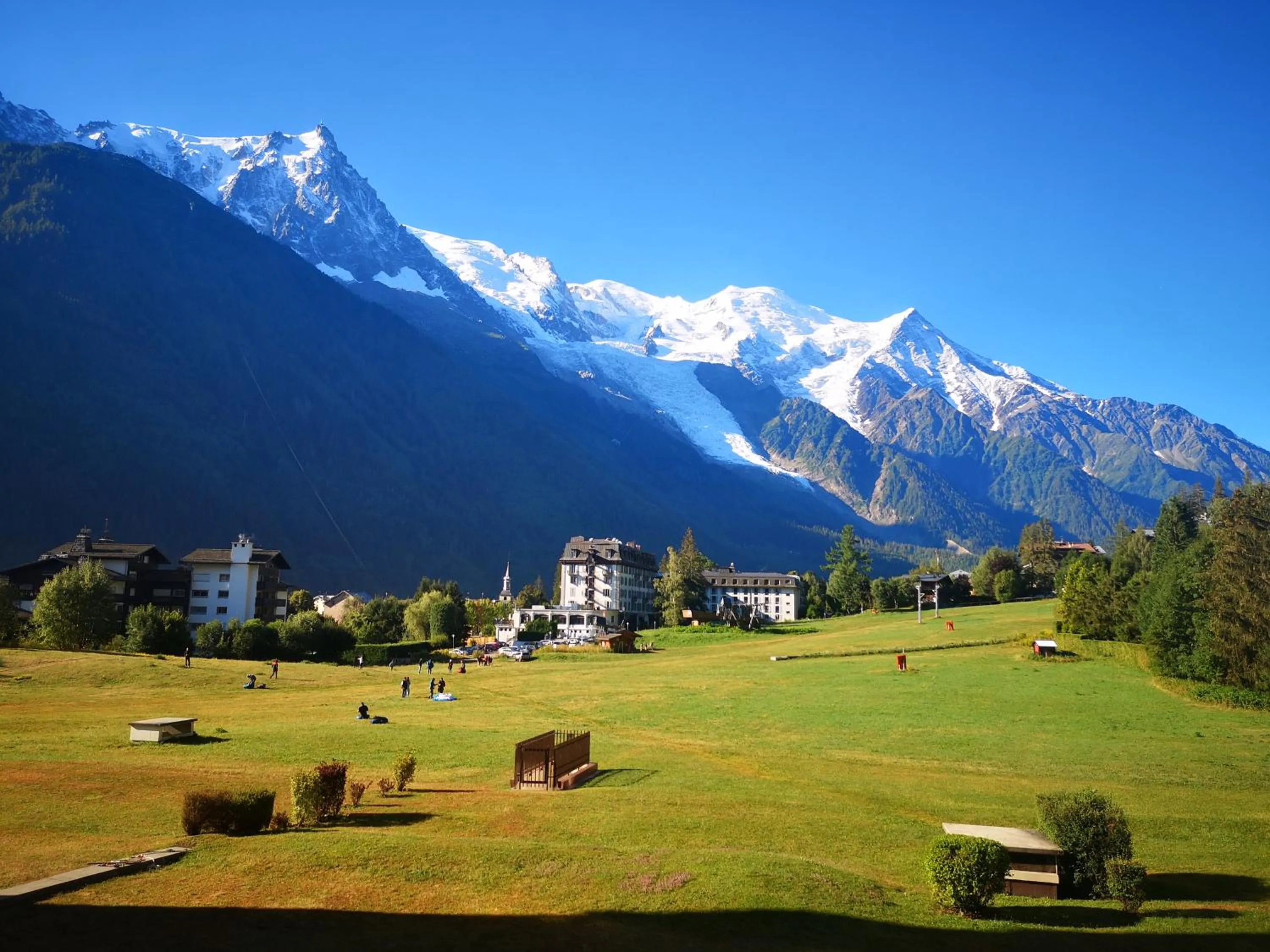 Les Balcons du Savoy