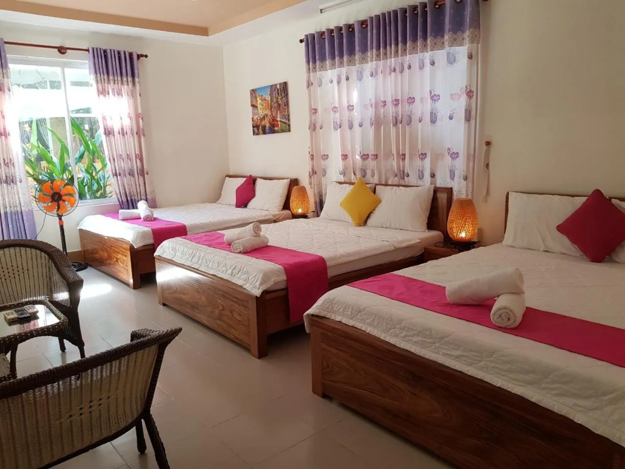 Swimming pool, Bed in Mui Ne Sunlight Villa