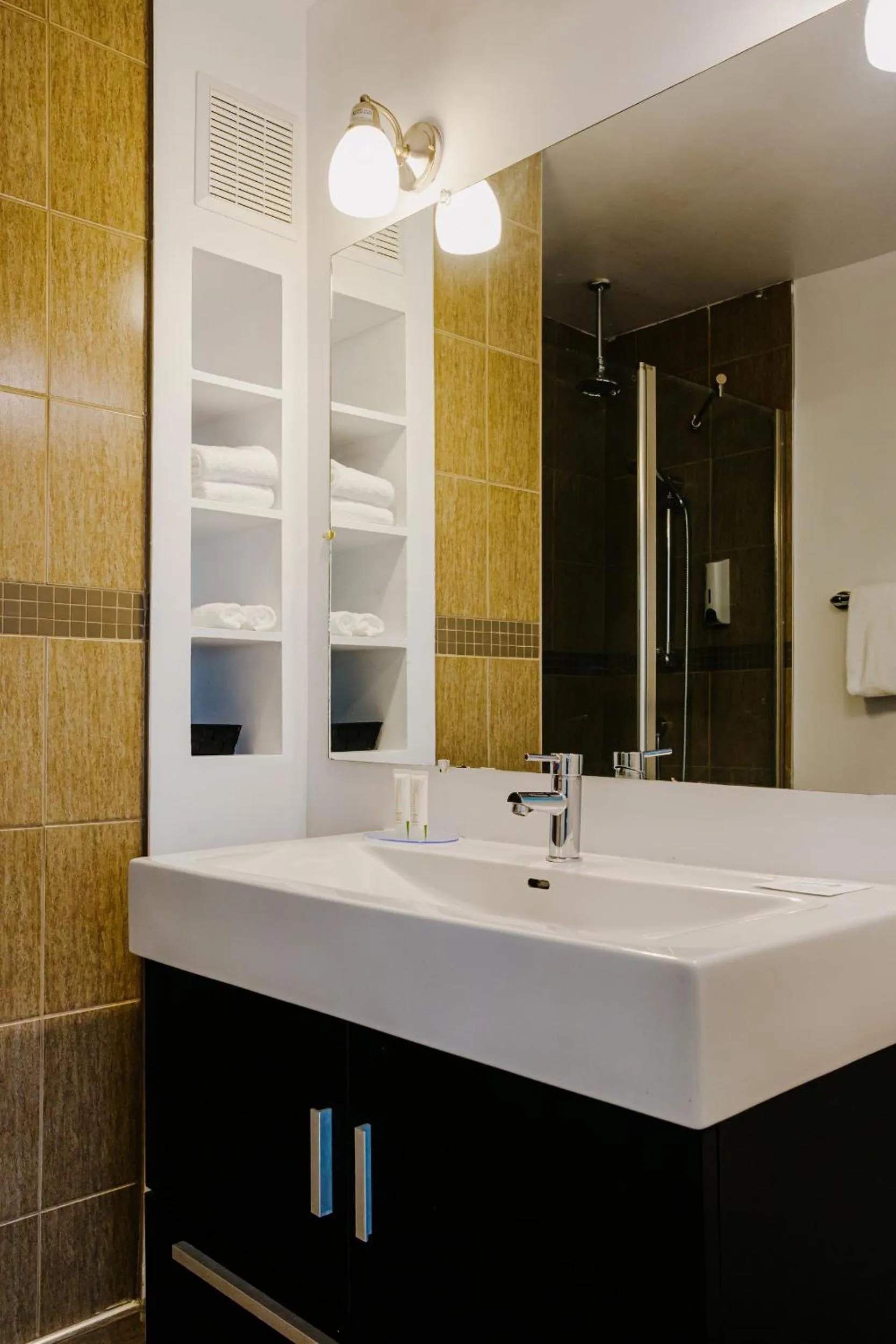 Bathroom in Riotel Bonaventure