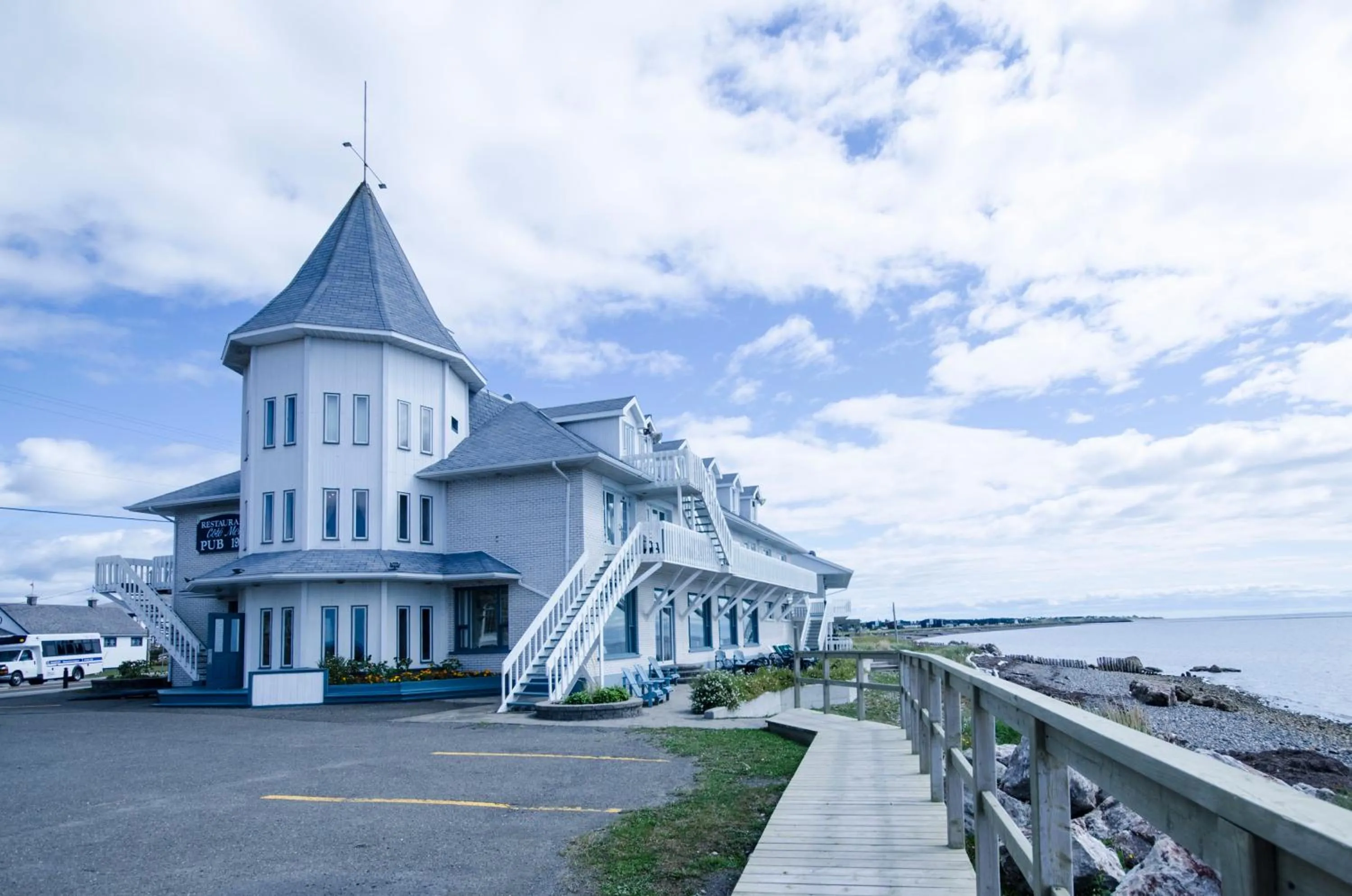 Property building in Riotel Bonaventure