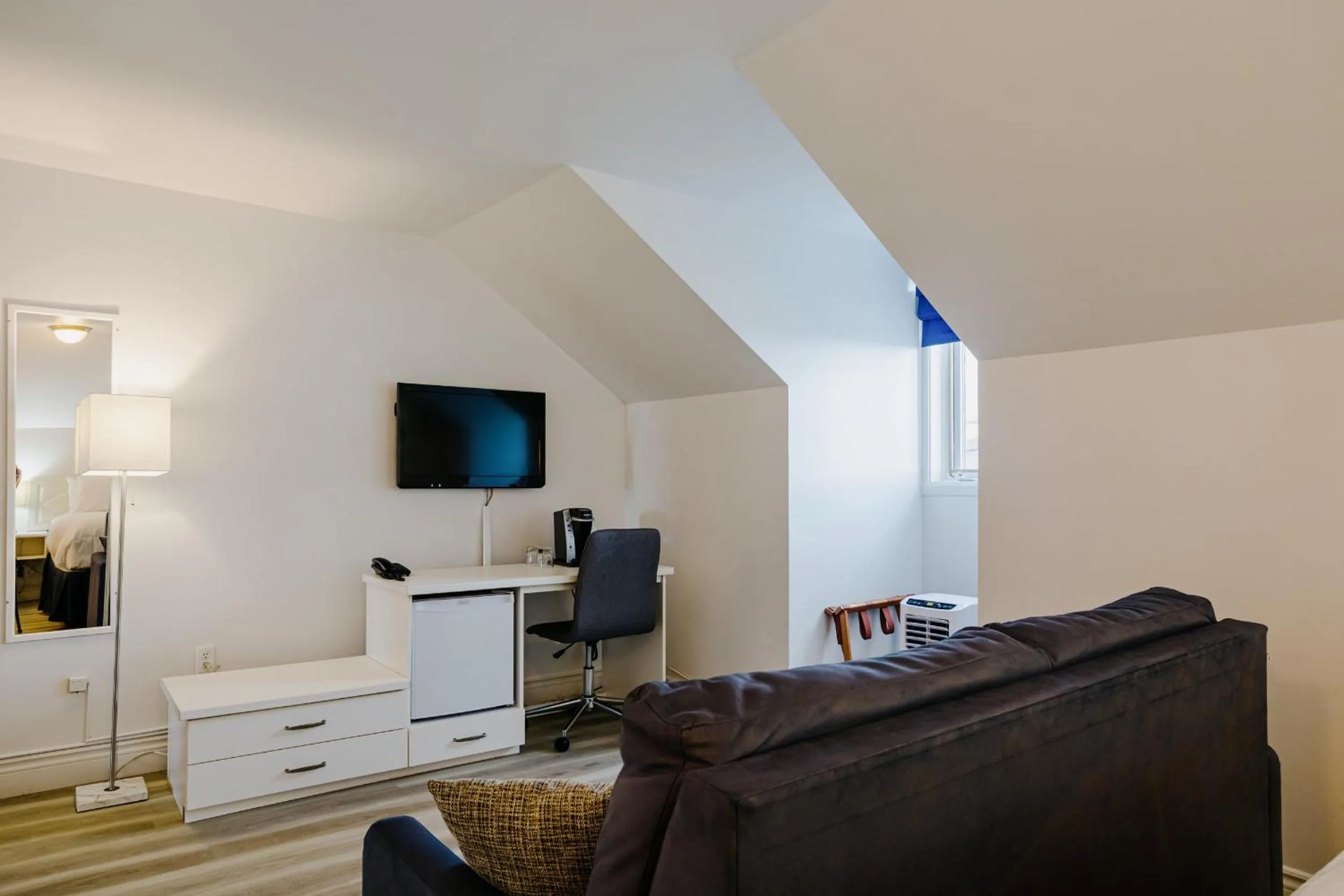 Photo of the whole room in Riotel Bonaventure