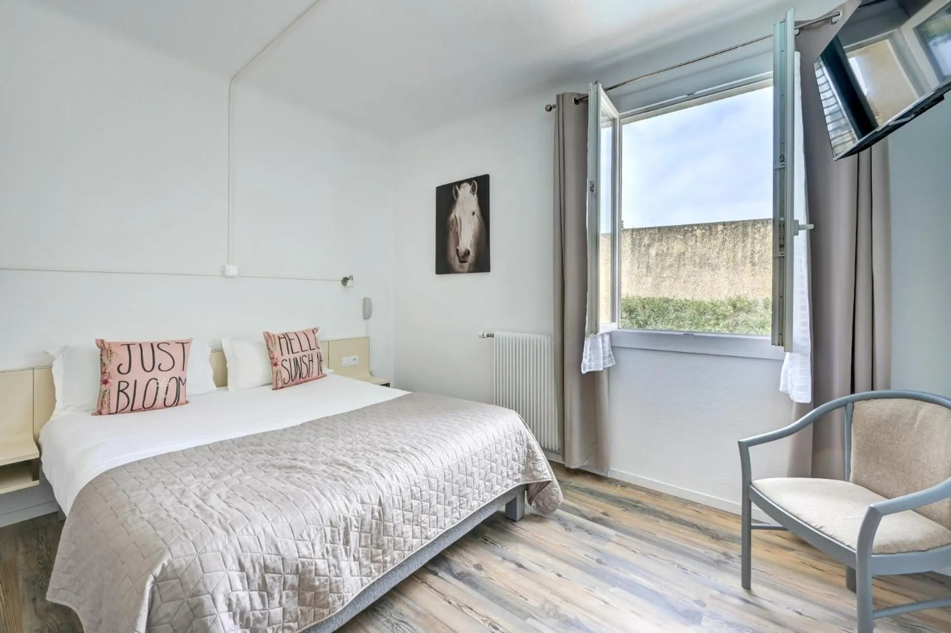 Logis Hôtel La Bastide d'Entraigues