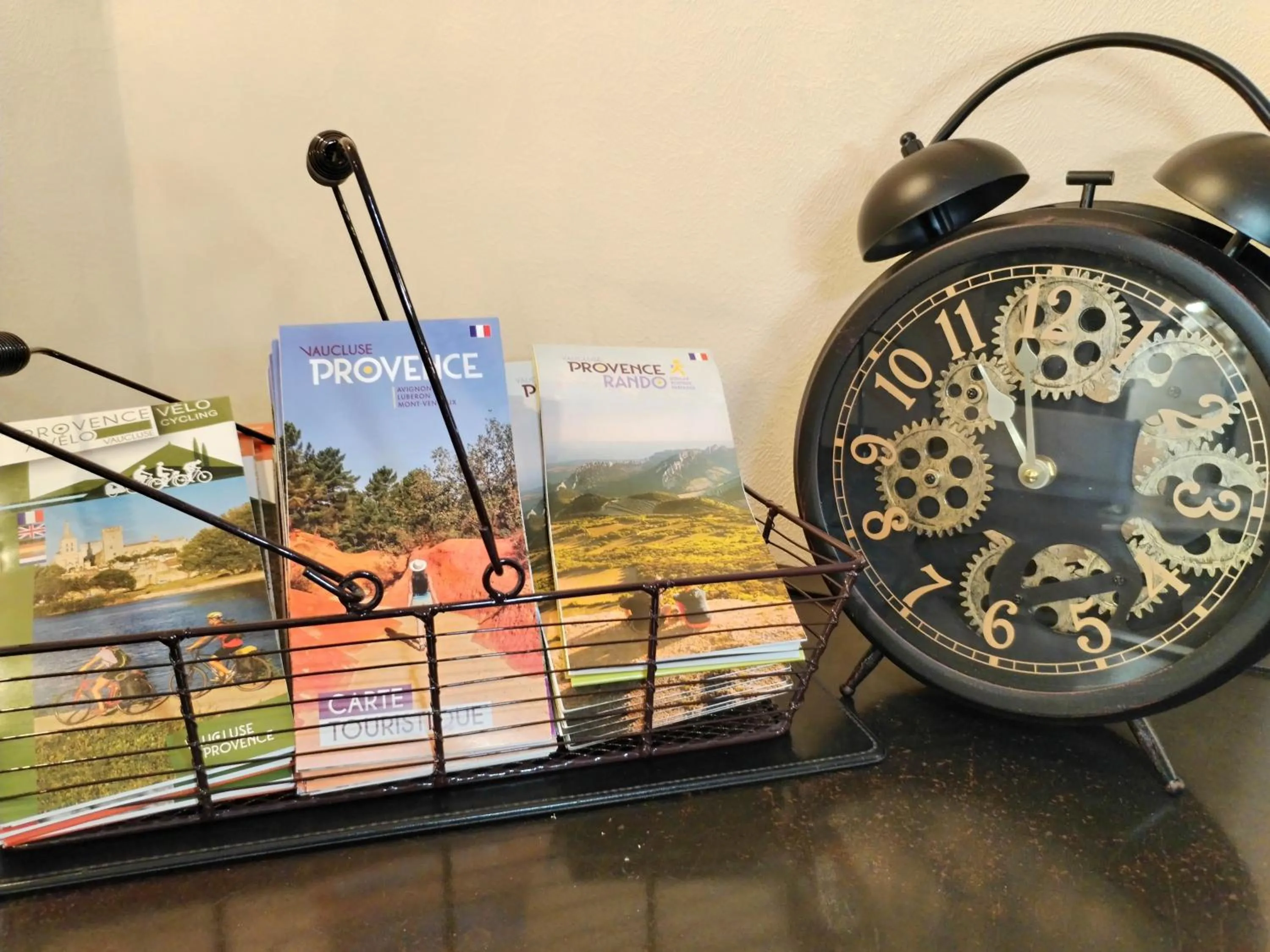 Lobby or reception in Logis Hôtel La Bastide d'Entraigues