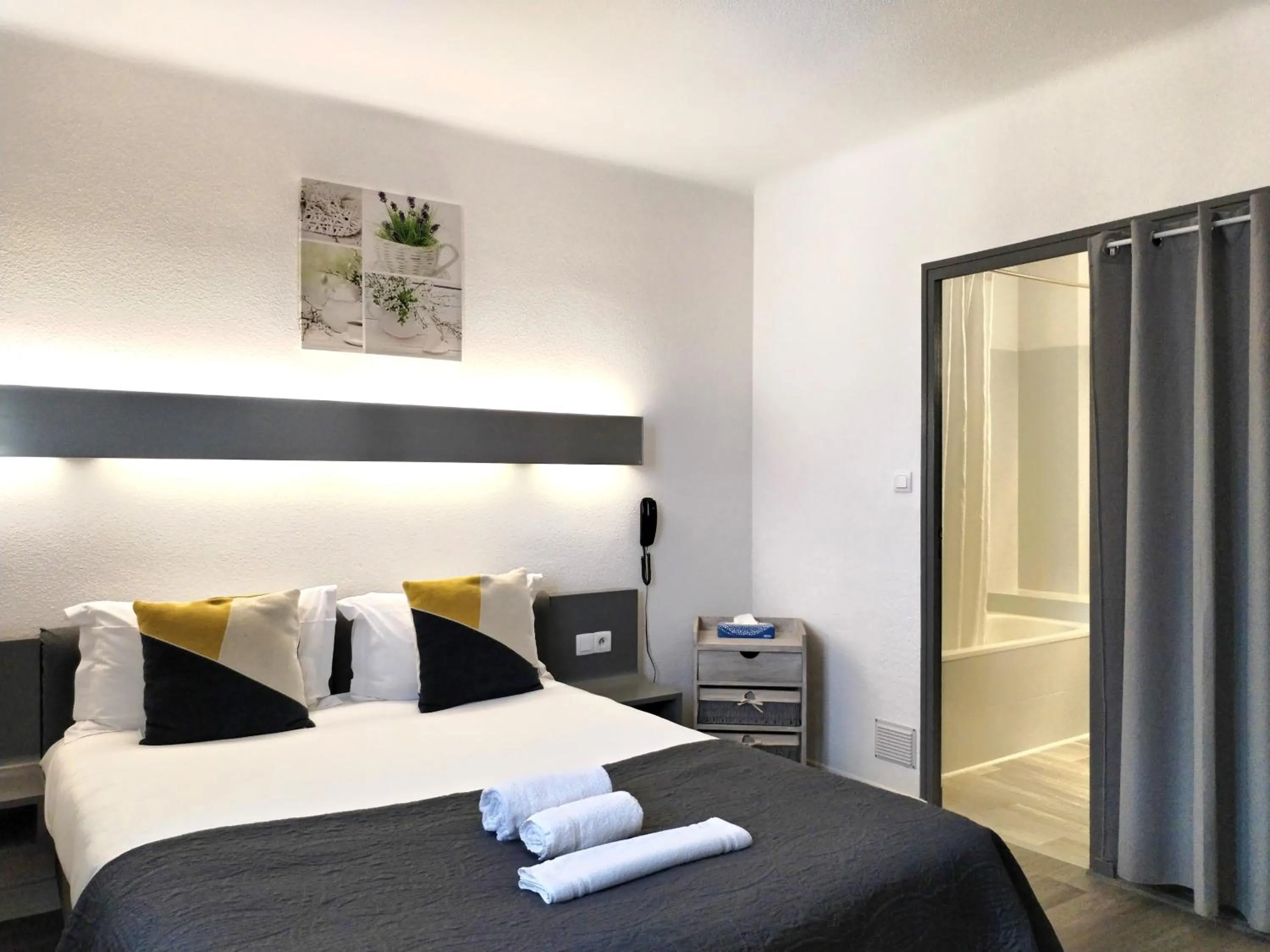 Bedroom, Bed in Logis Hôtel La Bastide d'Entraigues