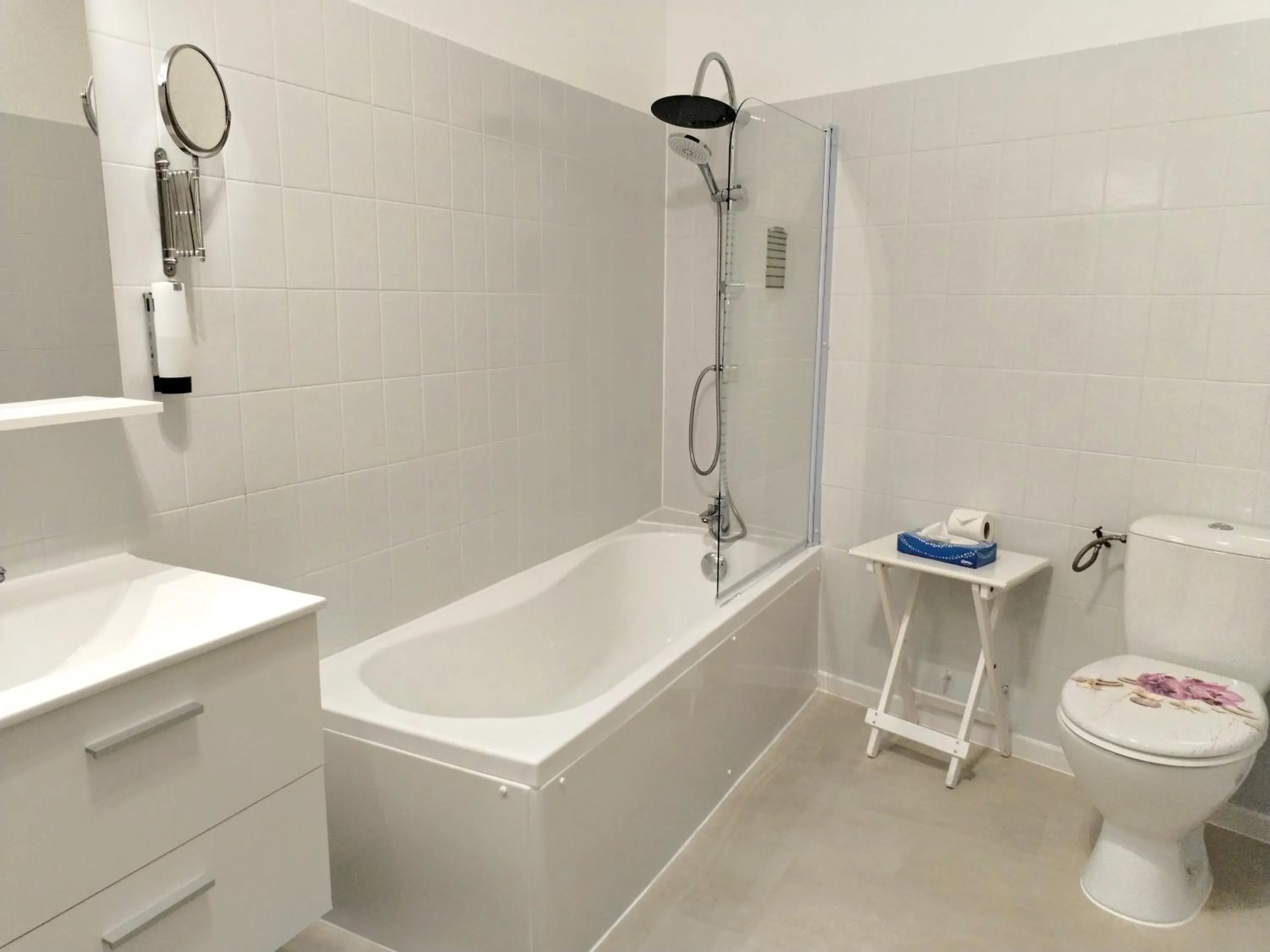 Bathroom in Logis Hôtel La Bastide d'Entraigues