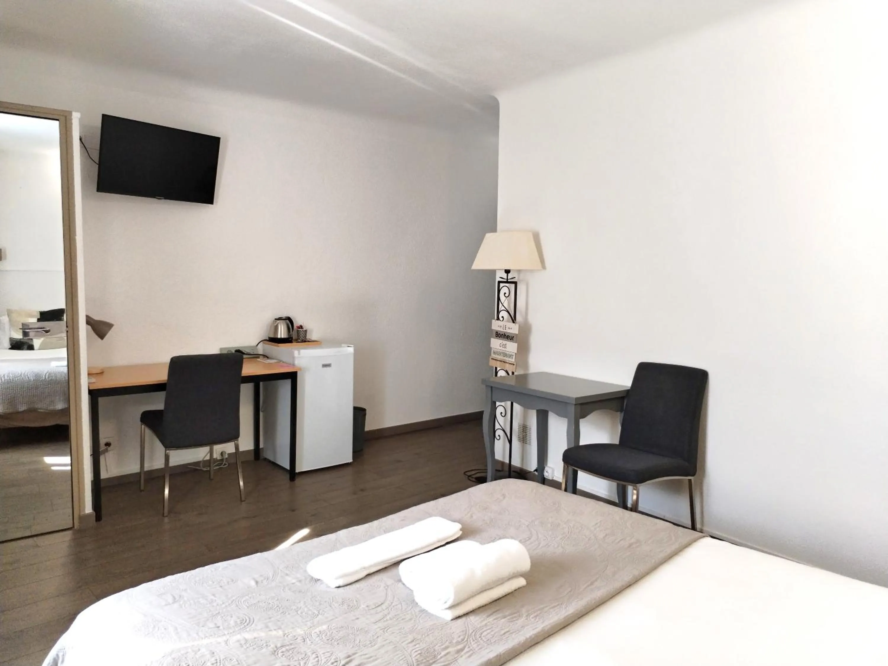 Bedroom, Bed in Logis Hôtel La Bastide d'Entraigues