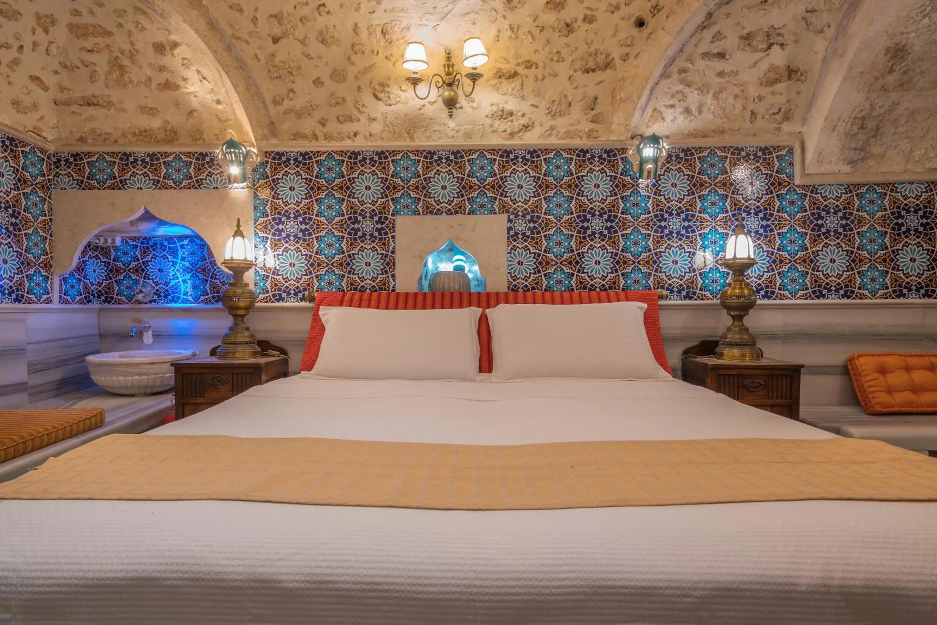 Bed in Hamam Oriental Suites