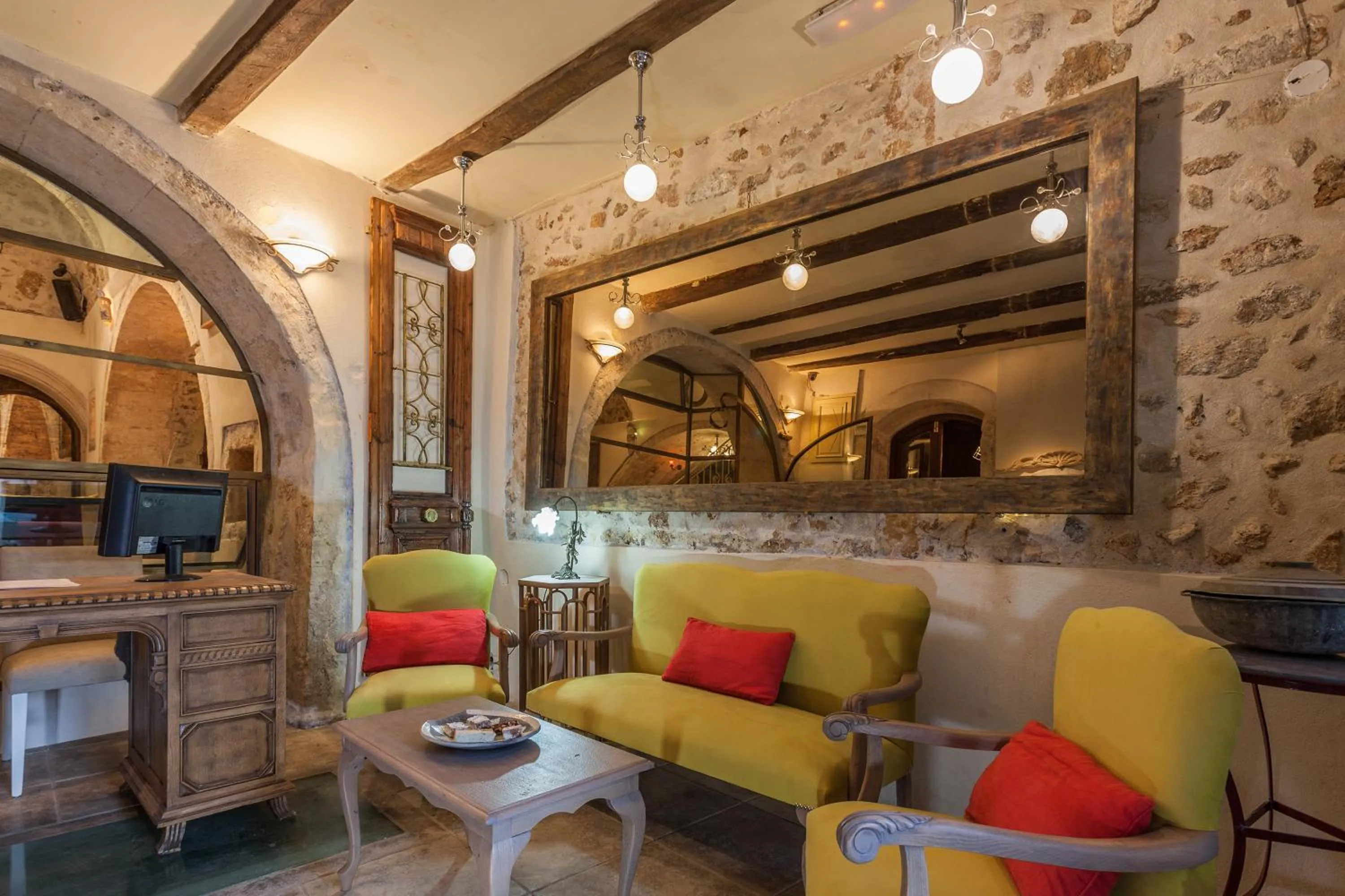 Communal lounge/ TV room in Hamam Oriental Suites