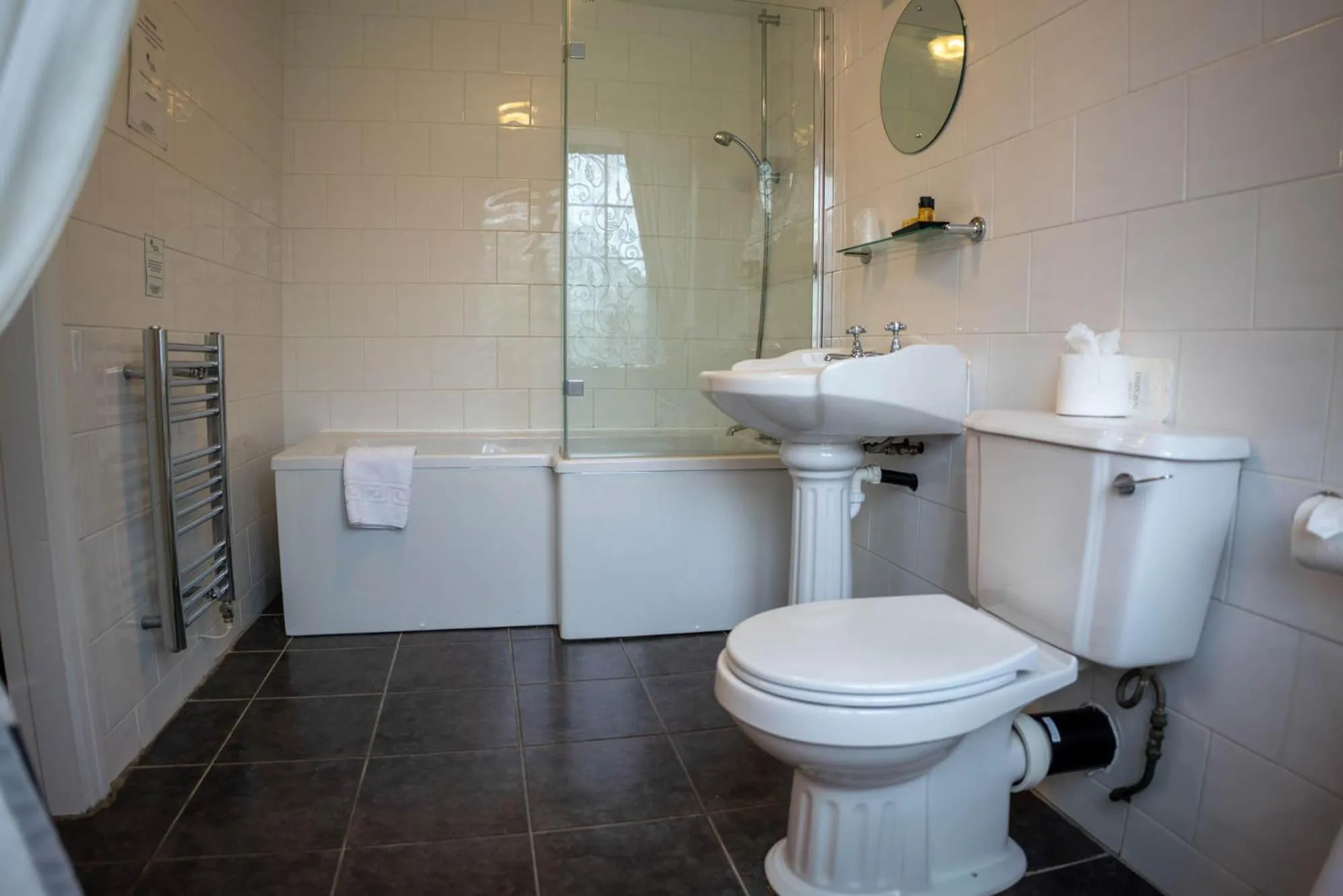 Shower in East Ayton Lodge Hotel, Scarborough