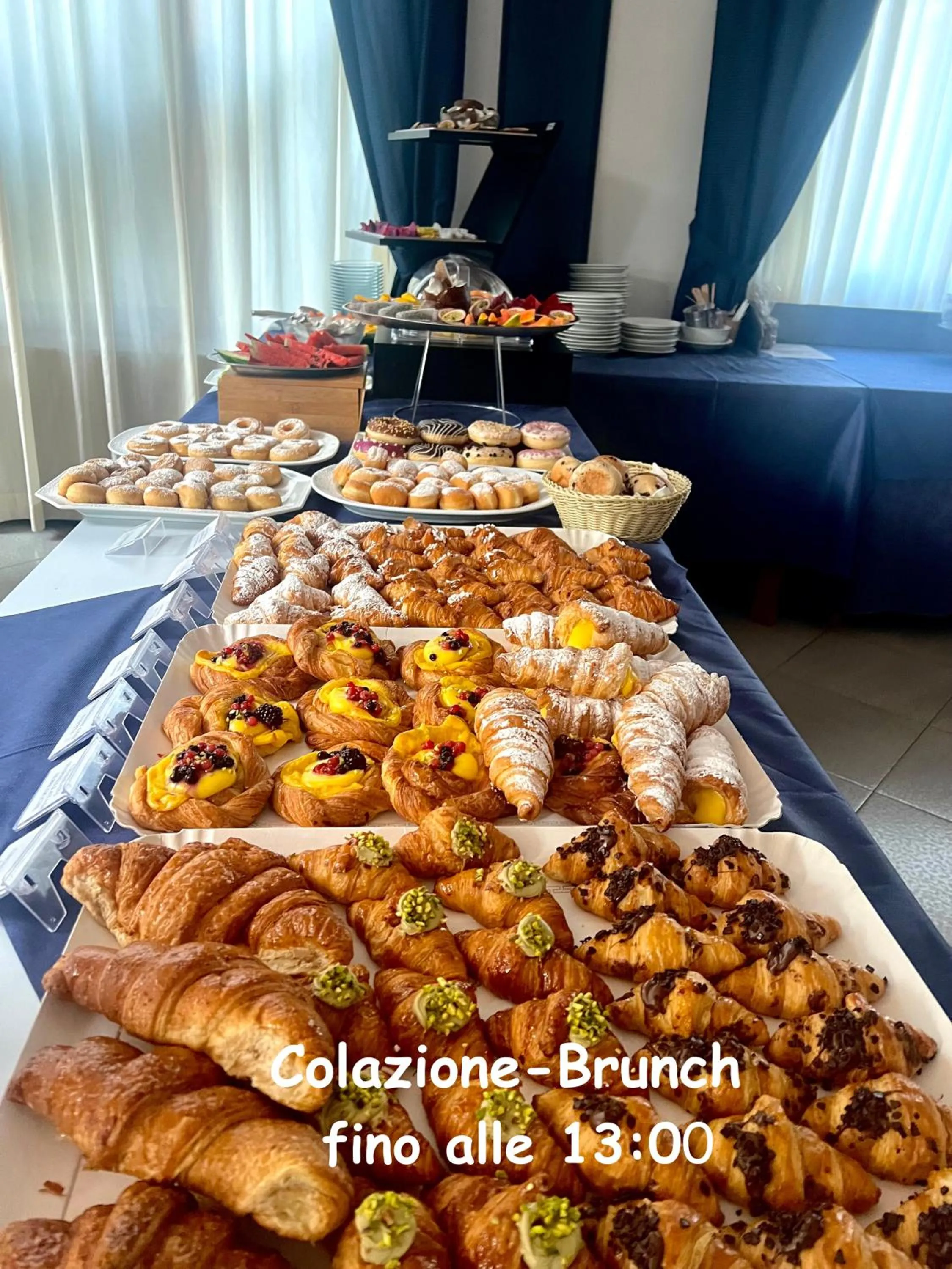 Breakfast in G&D Hotel Deanna Golf