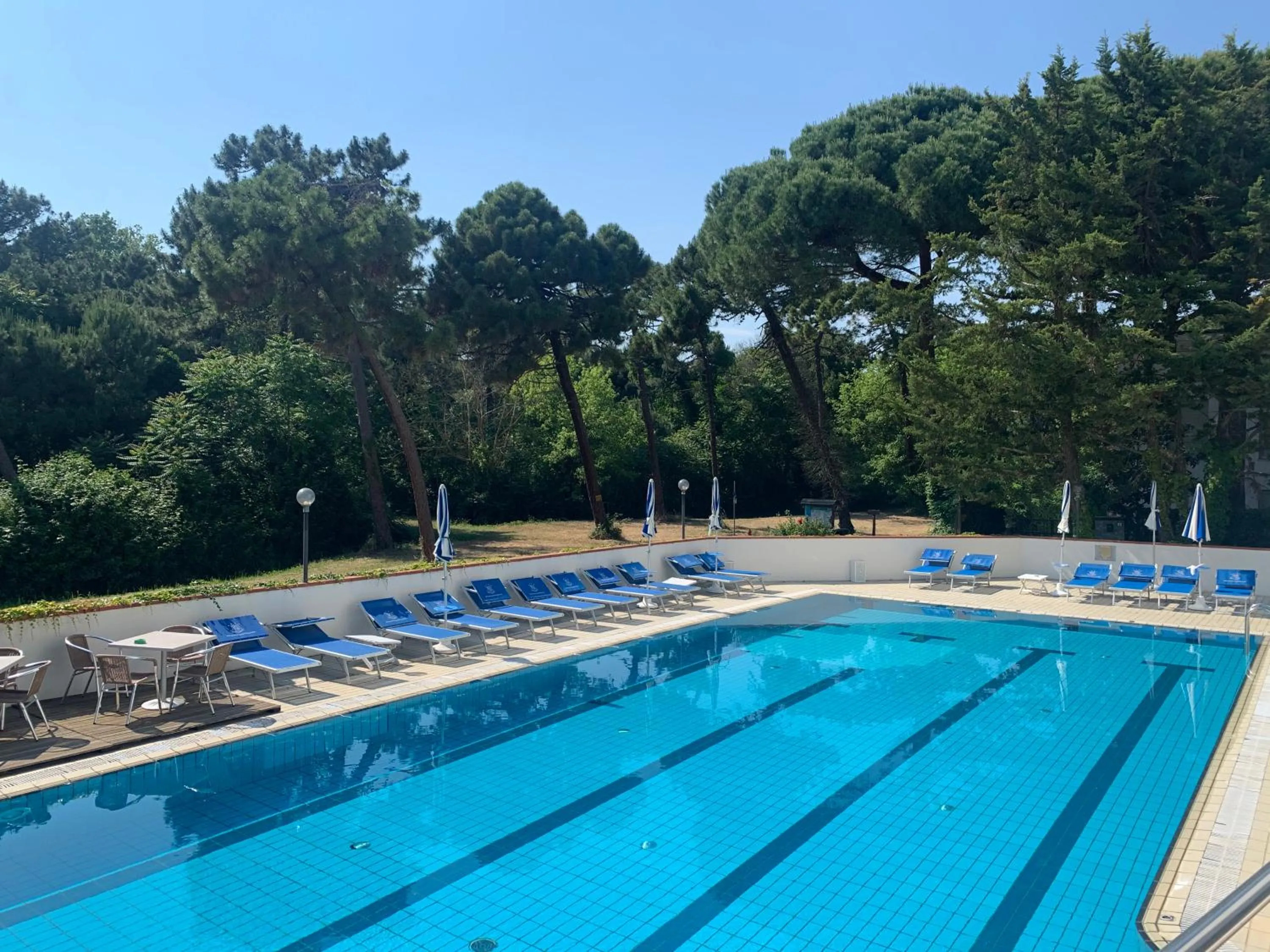 Swimming pool in G&D Hotel Deanna Golf