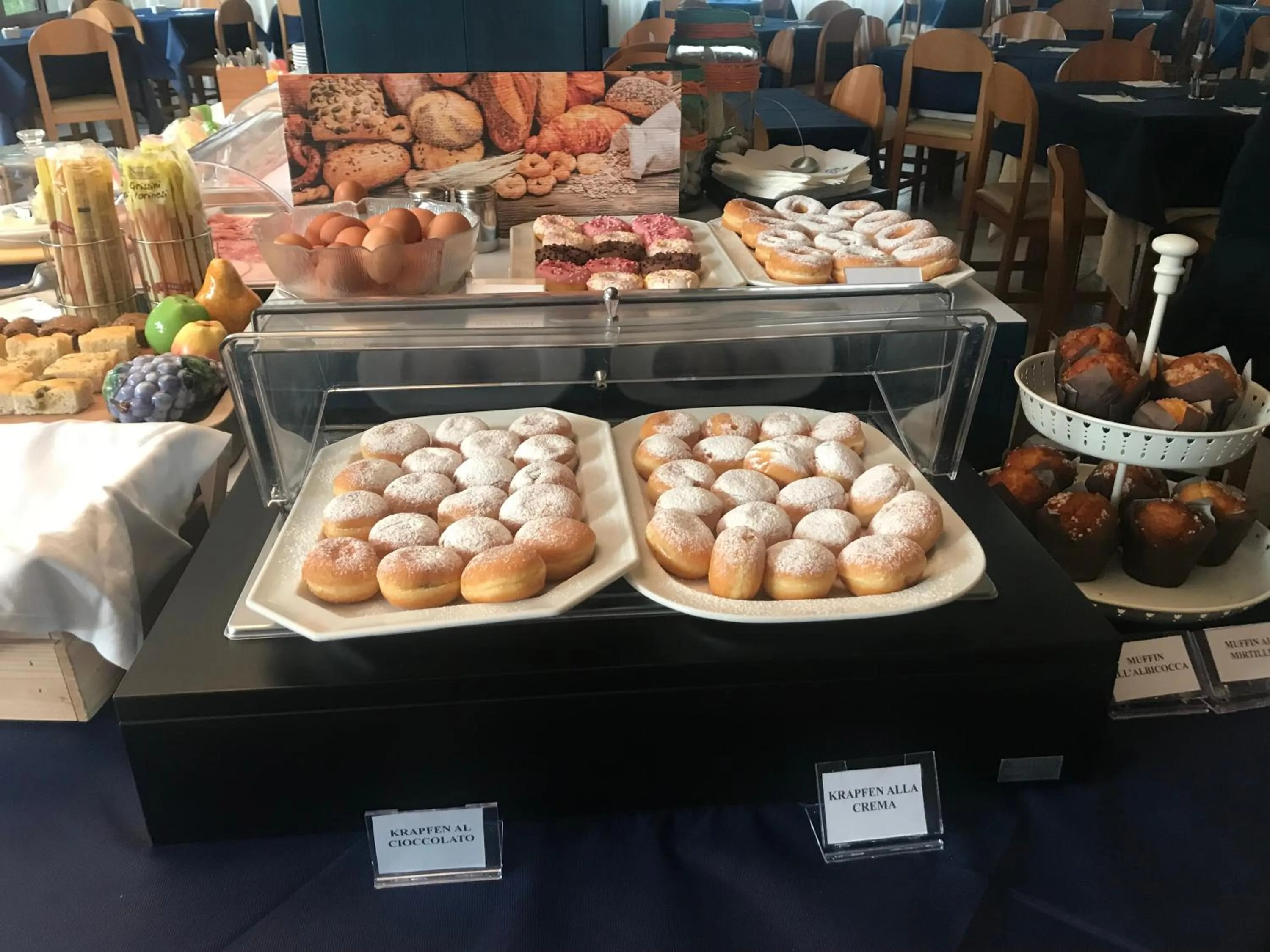 Food and drinks in G&D Hotel Deanna Golf