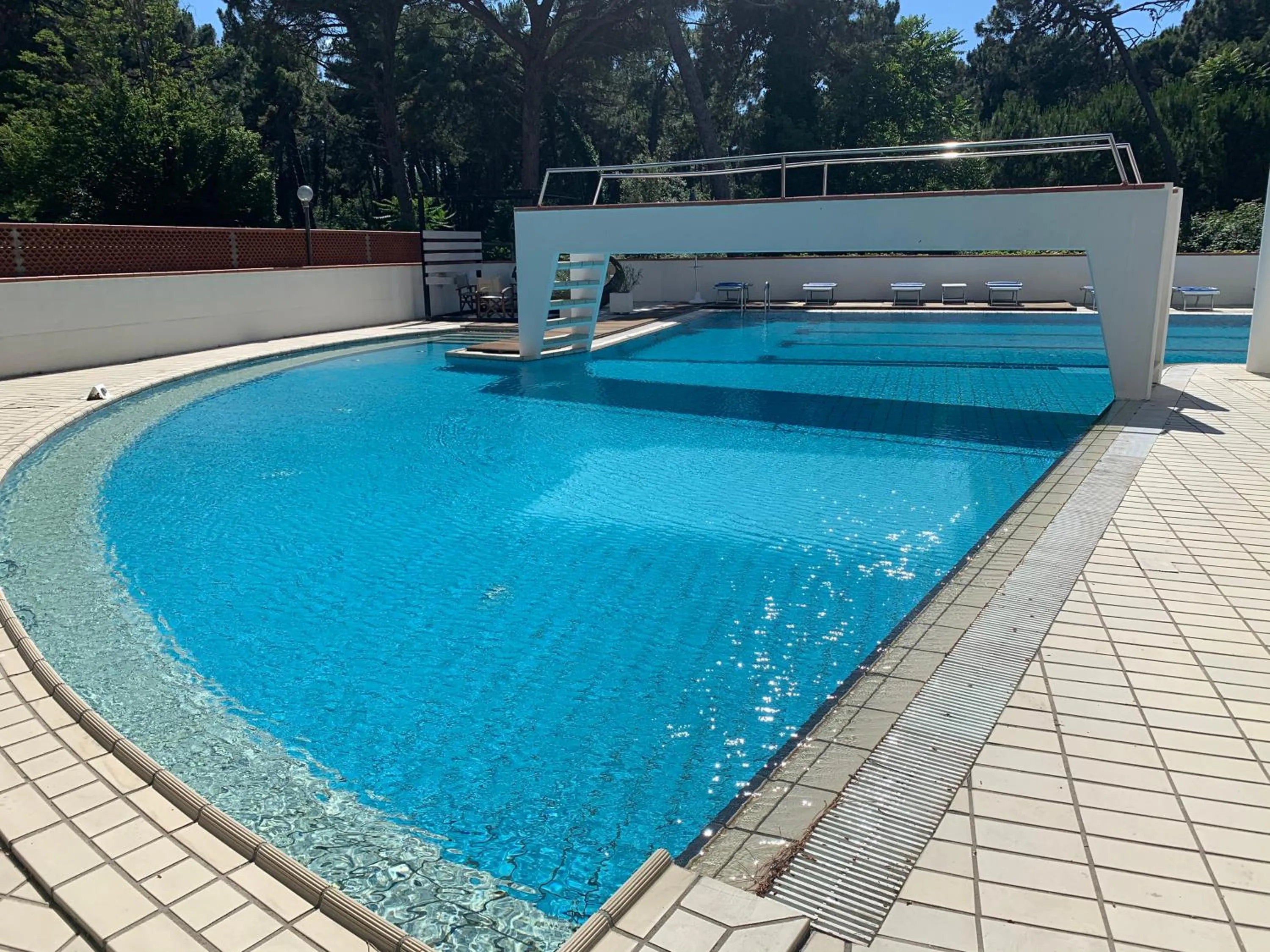 Swimming pool in G&D Hotel Deanna Golf