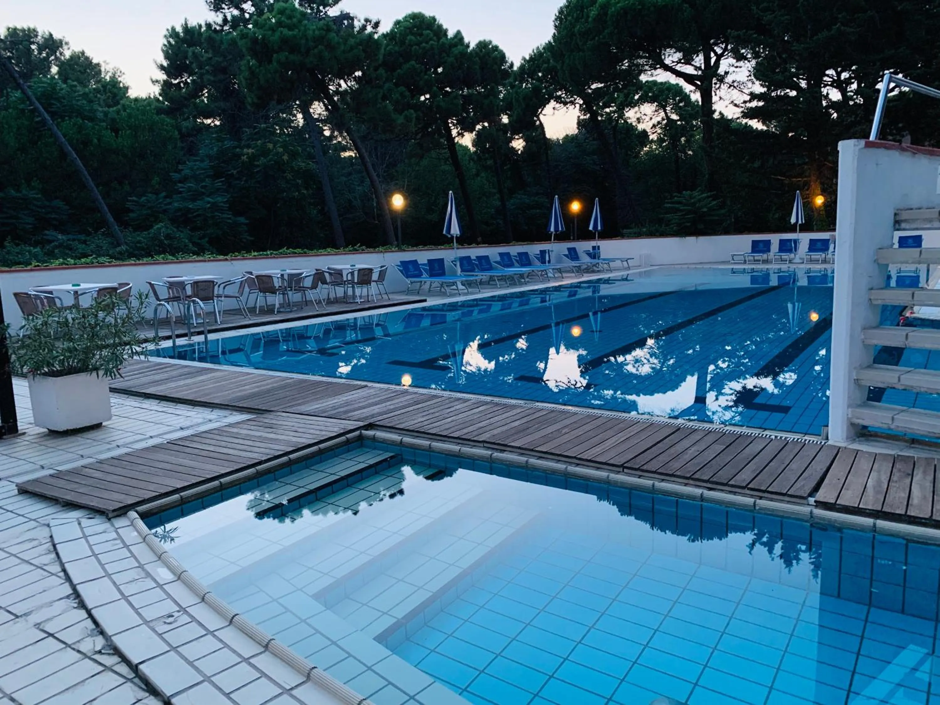 Swimming pool in G&D Hotel Deanna Golf