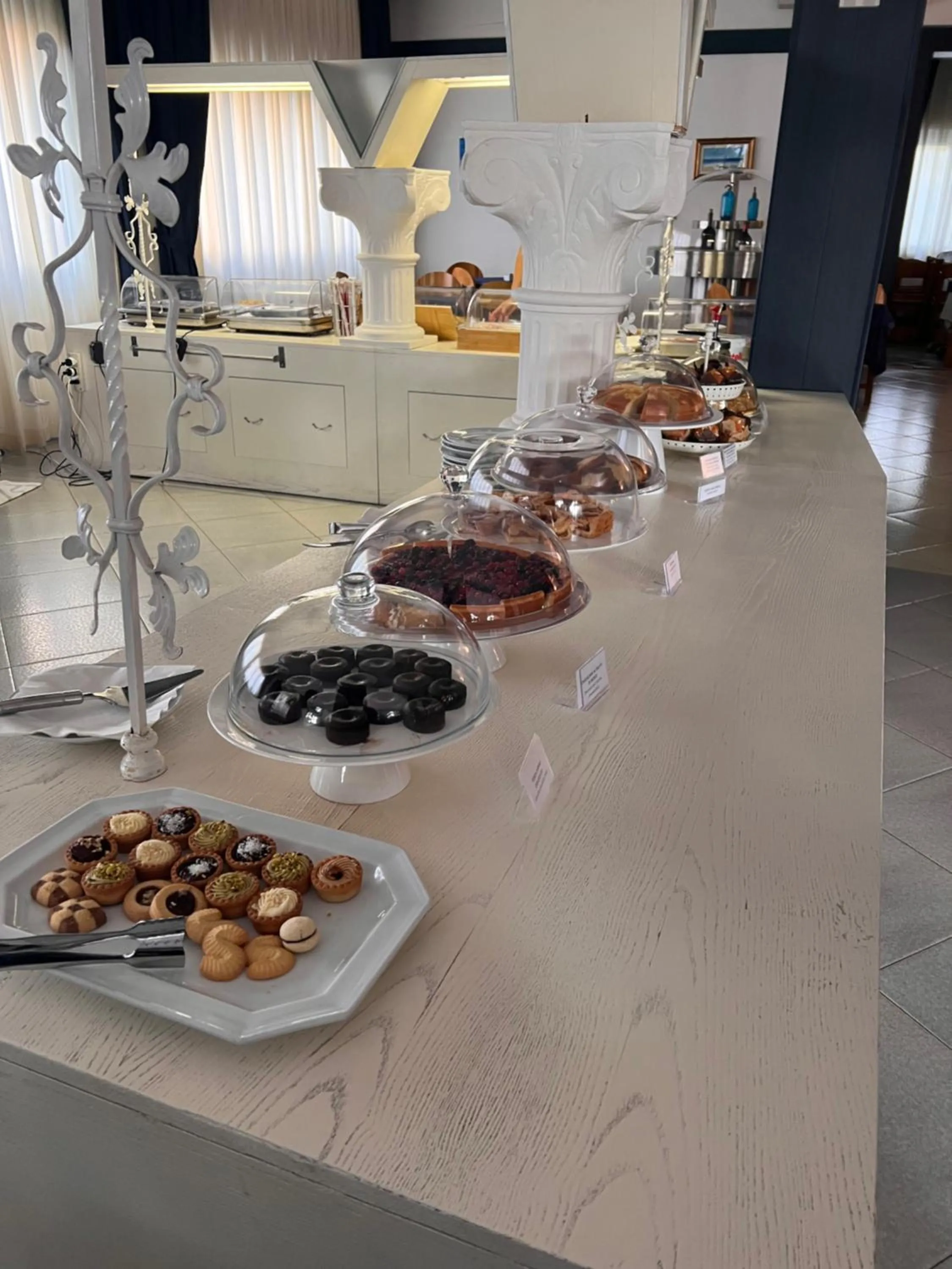 Food and drinks in G&D Hotel Deanna Golf