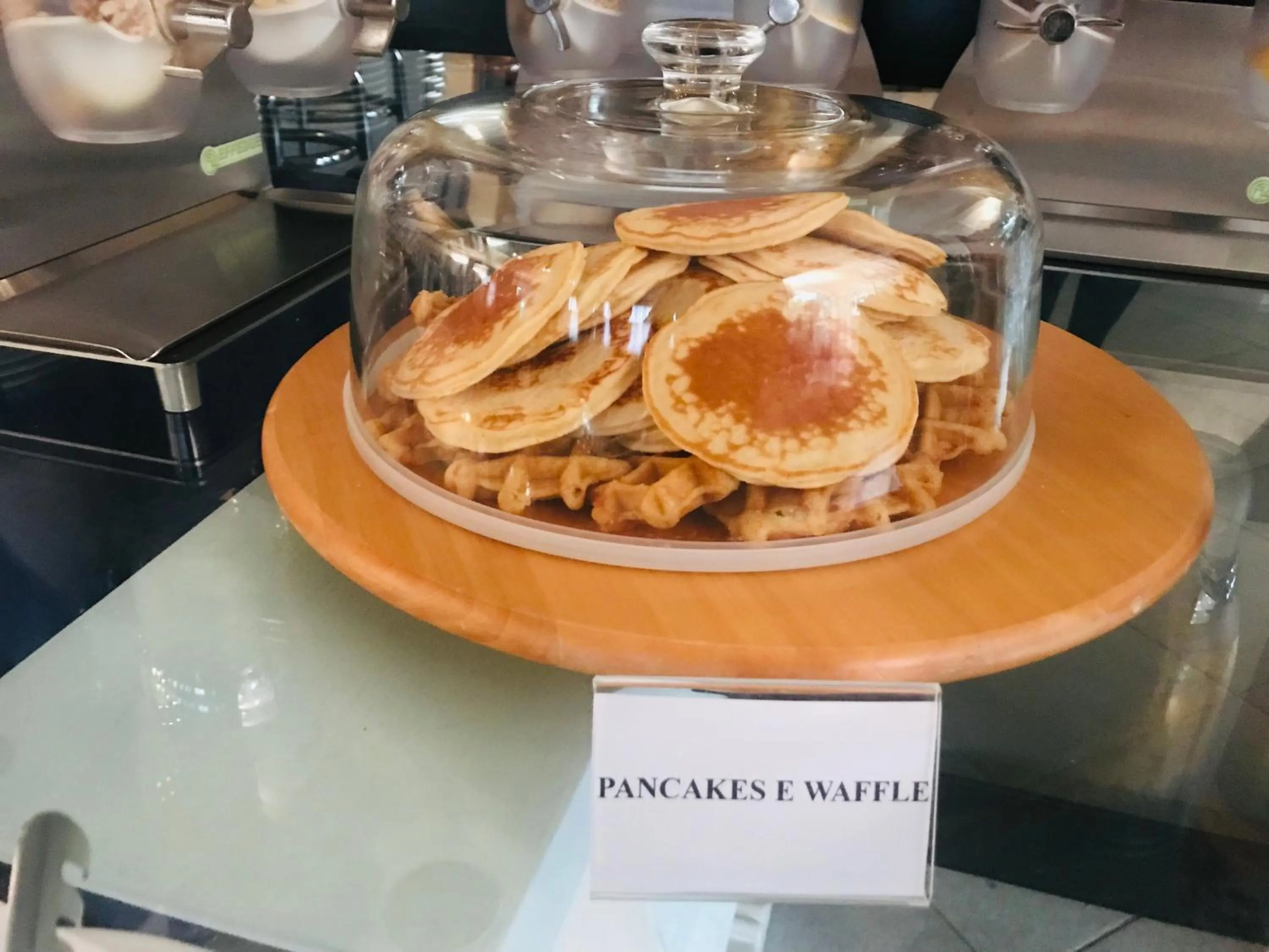 Buffet breakfast in G&D Hotel Deanna Golf