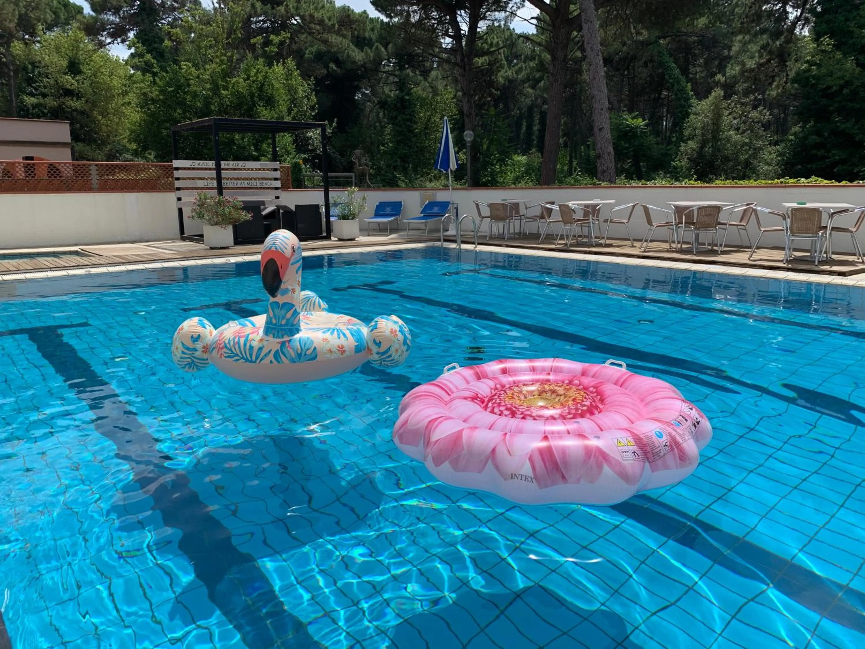 Swimming pool in G&D Hotel Deanna Golf