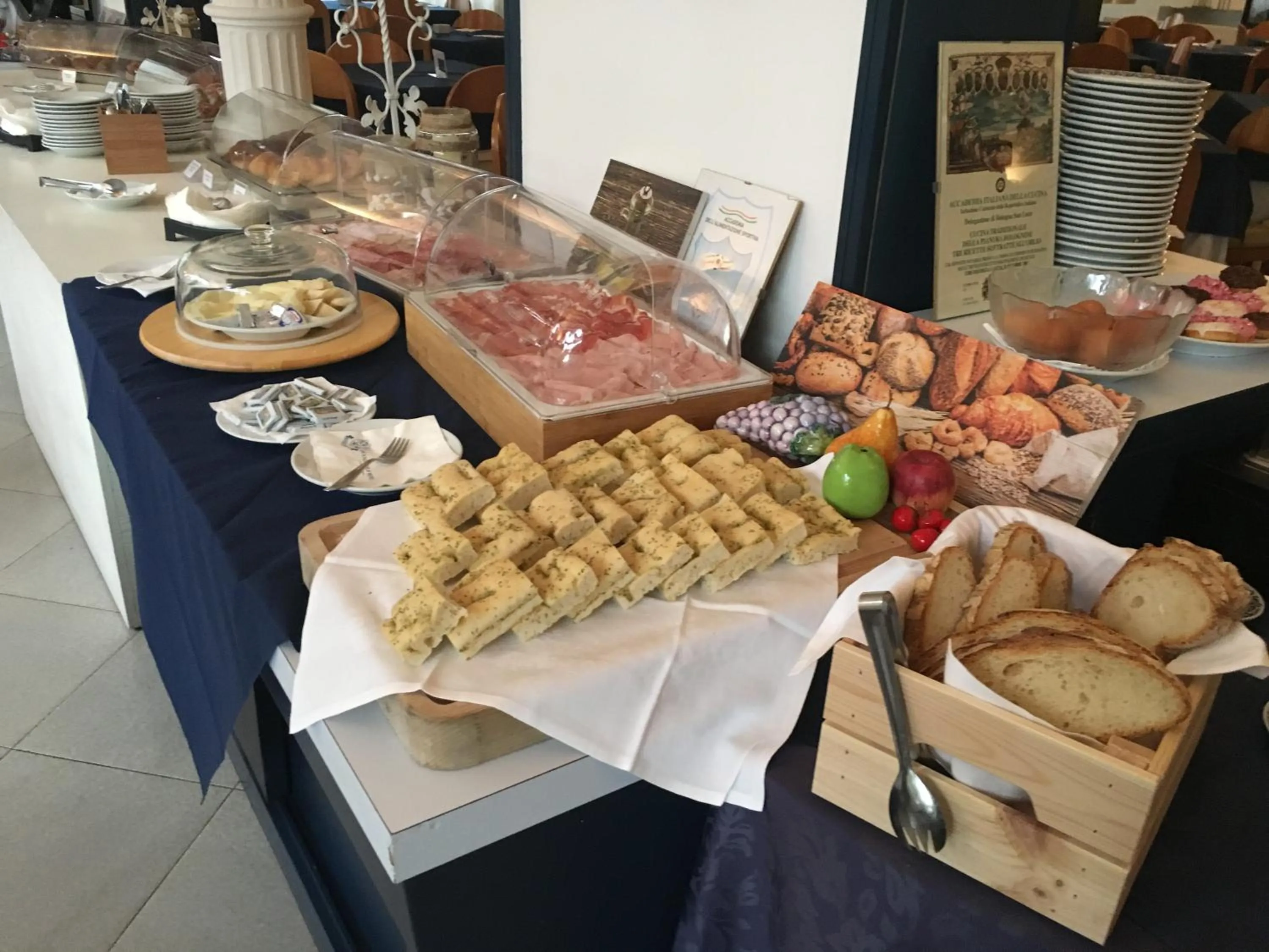 Buffet breakfast in G&D Hotel Deanna Golf