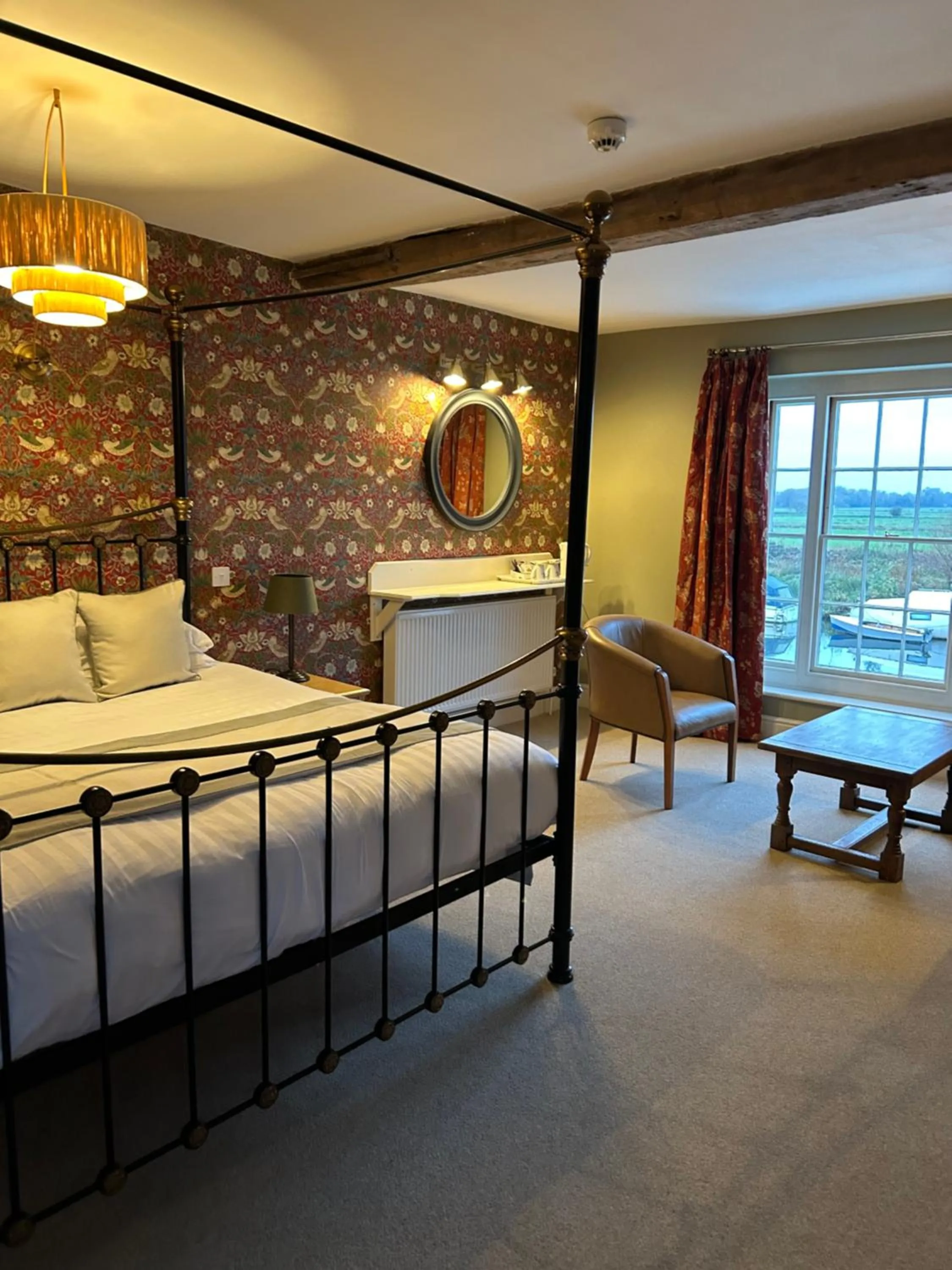Bed in Waveney House Hotel
