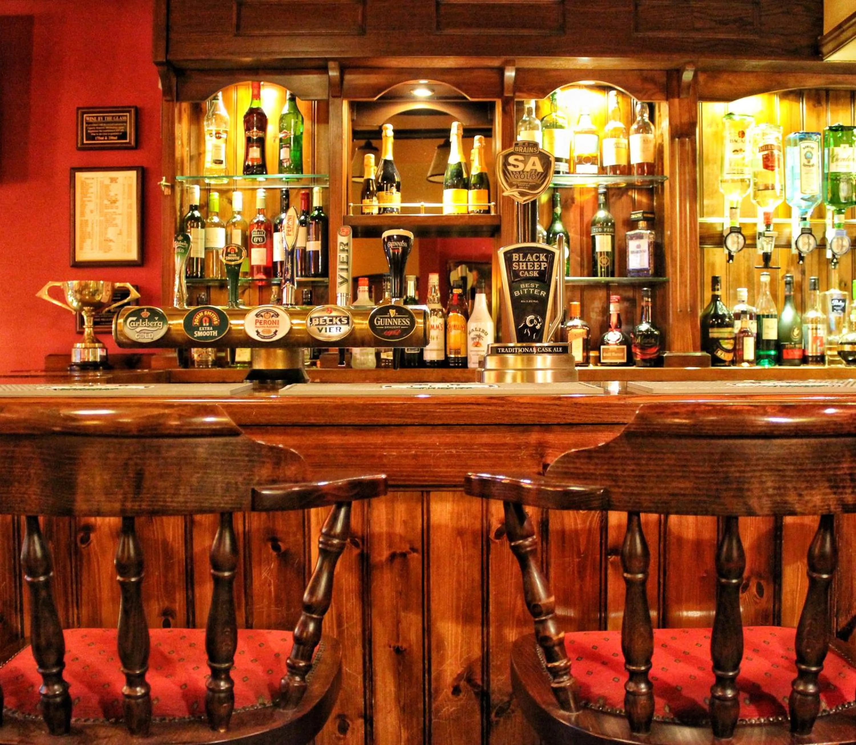 Alcoholic drinks in Mallyan Spout Hotel