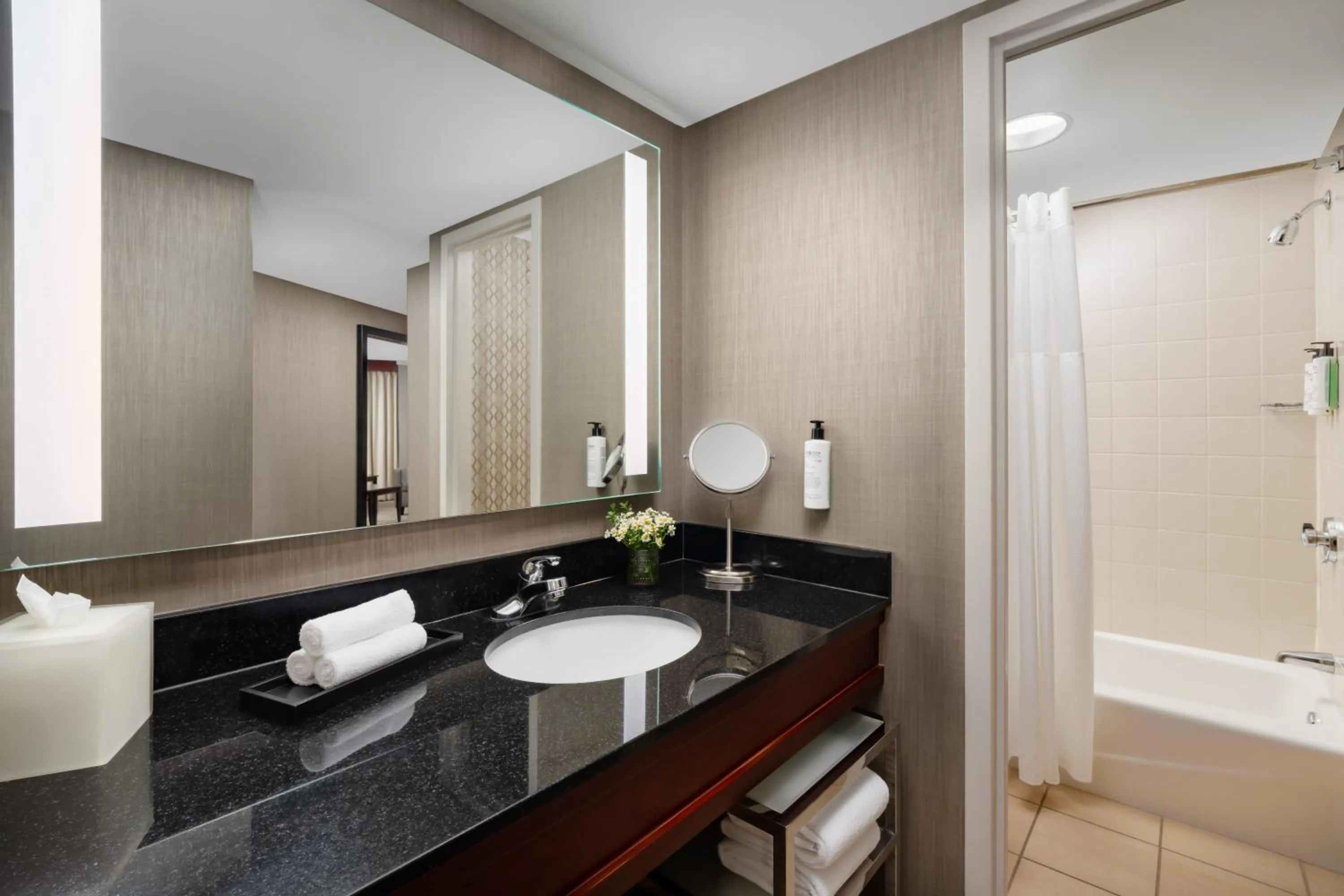 Eaglewood Resort & Spa