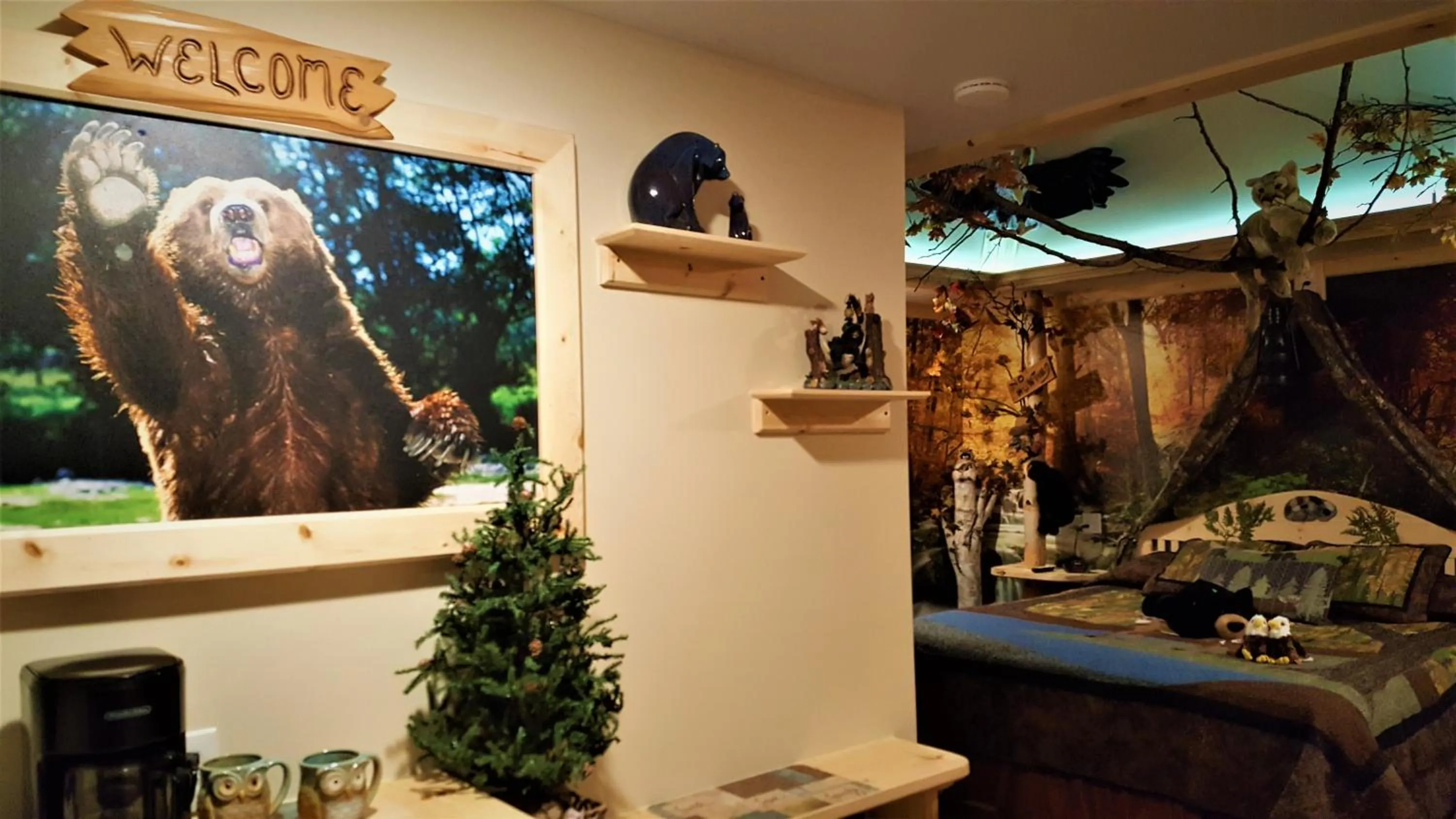 King Suite (King Forrest) in Bear Cove Inn