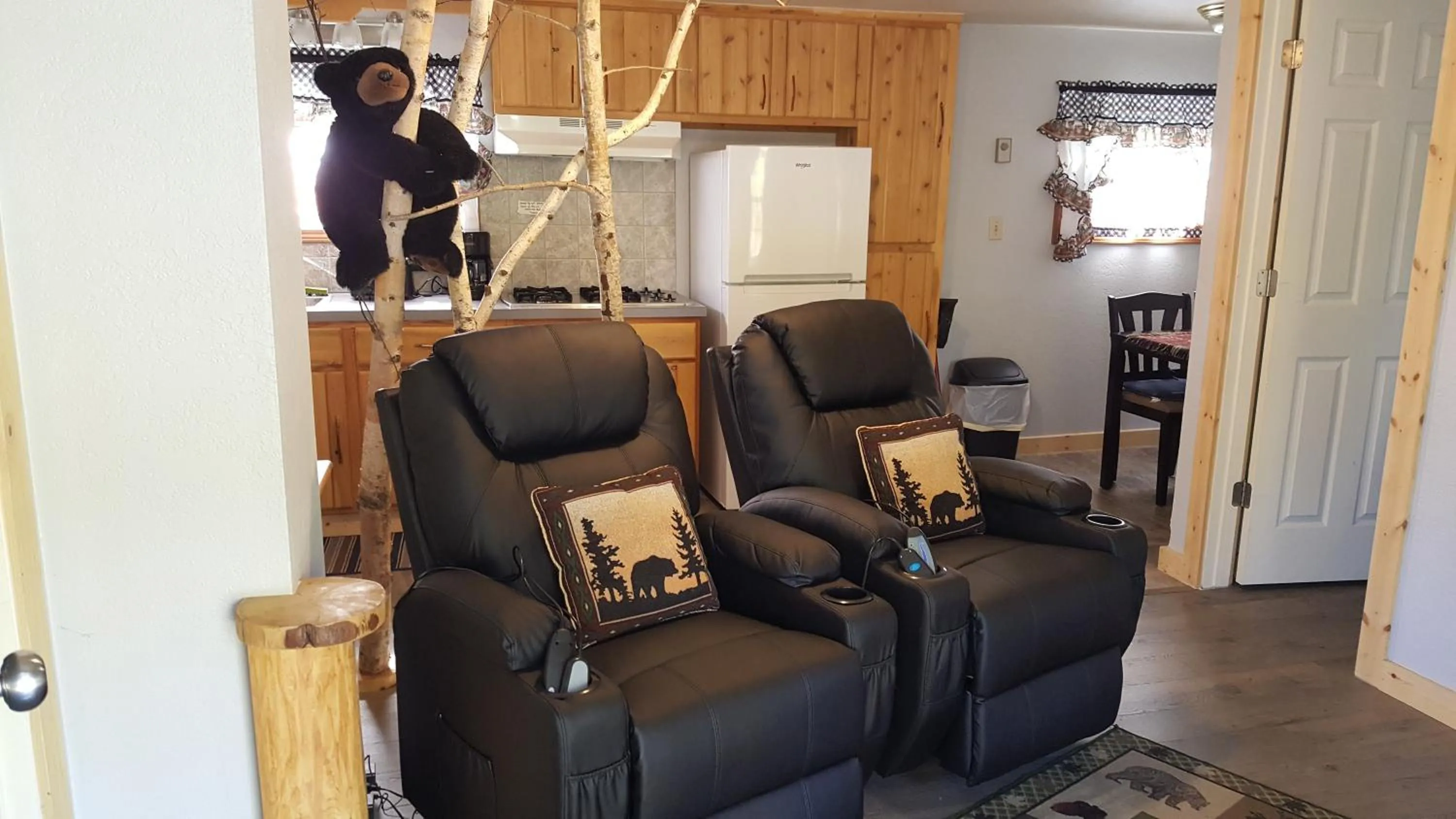 Two-Bedroom Suite (Cottage) in Bear Cove Inn