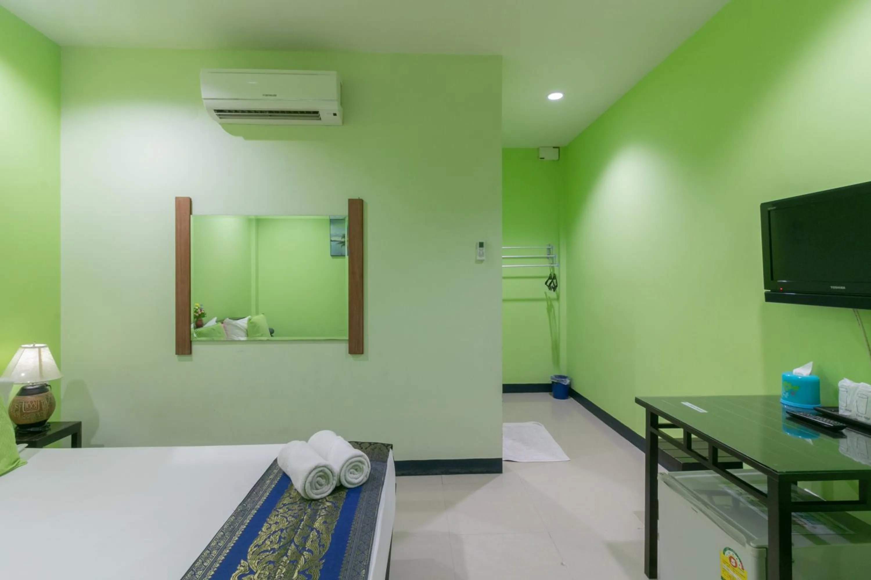 Photo of the whole room, Bed in Chaiyo Resort