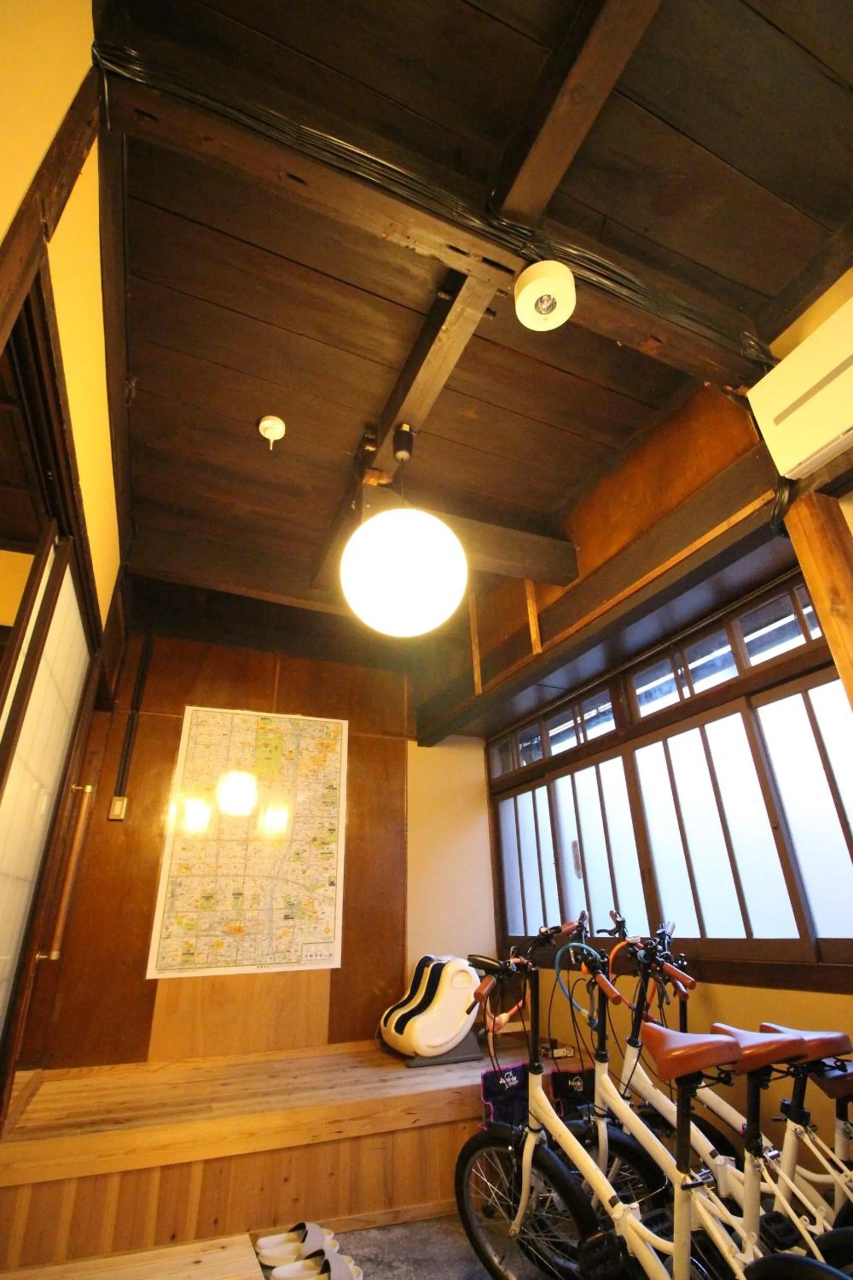 Photo of the whole room in Mibuan